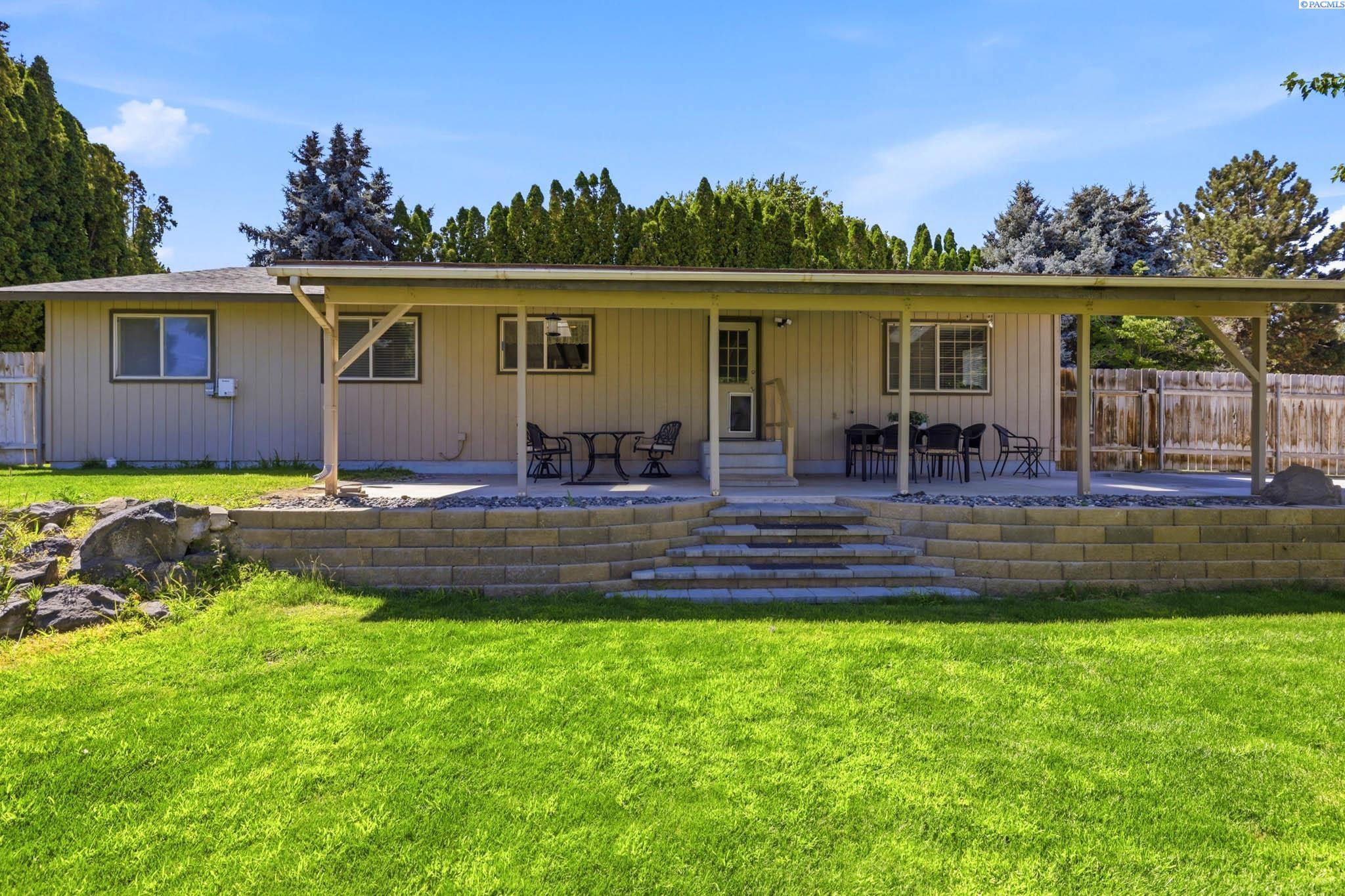 3013 Escolar Rd, Kennewick, WA 99338