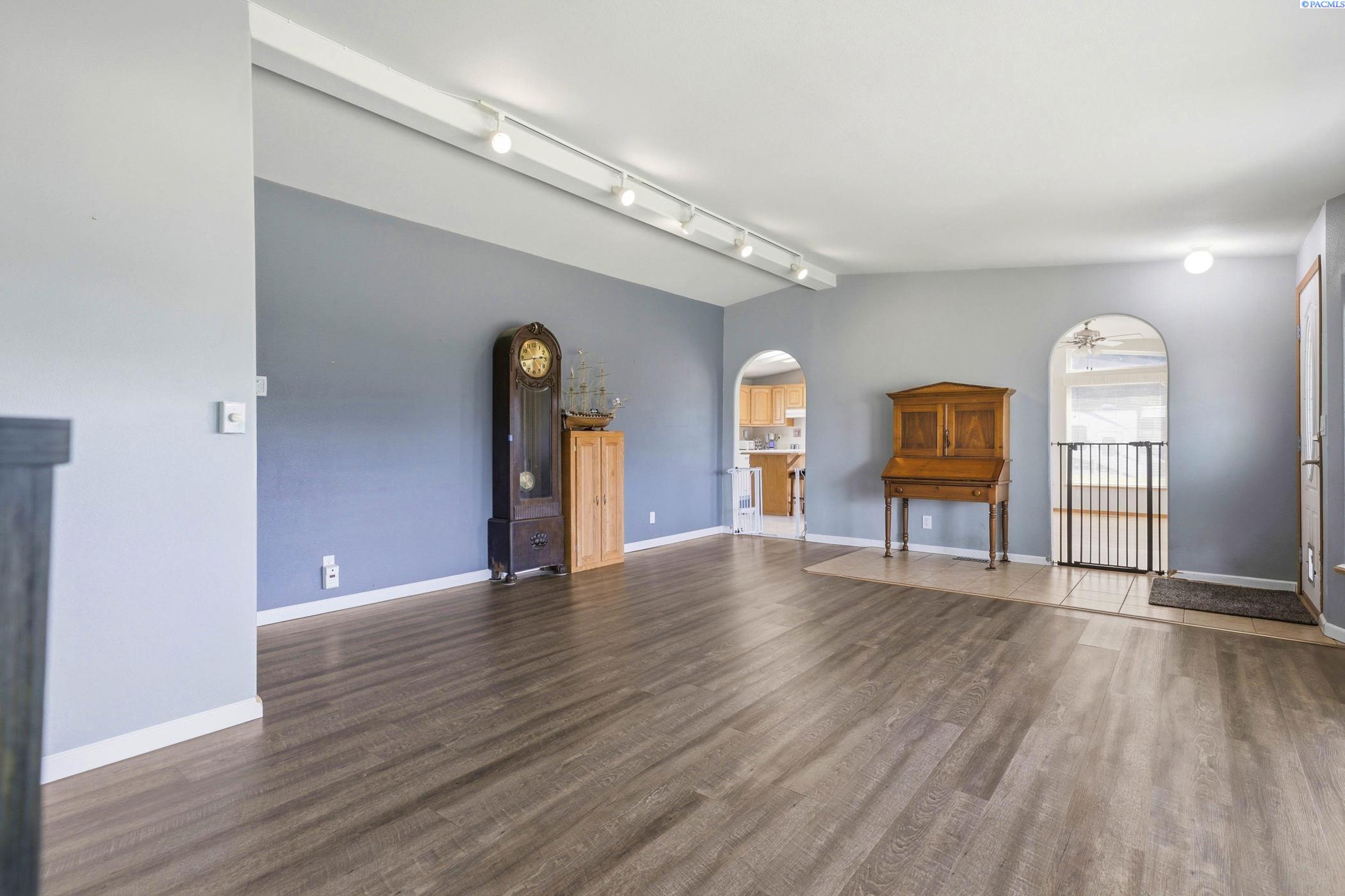 2719 Rd 64 , Pasco, WA 99301