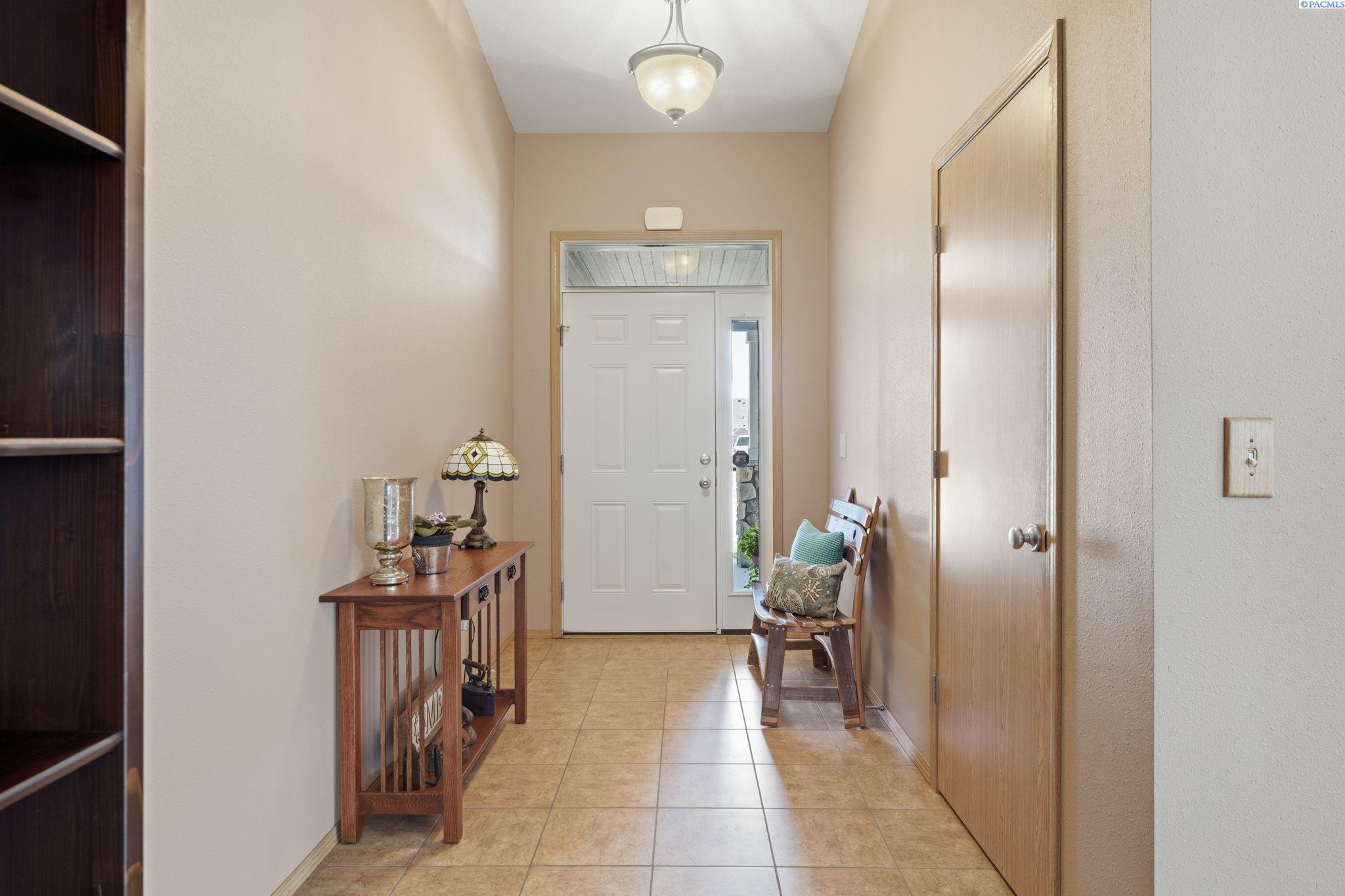 5504 Coolidge Ct, Pasco, WA 99301