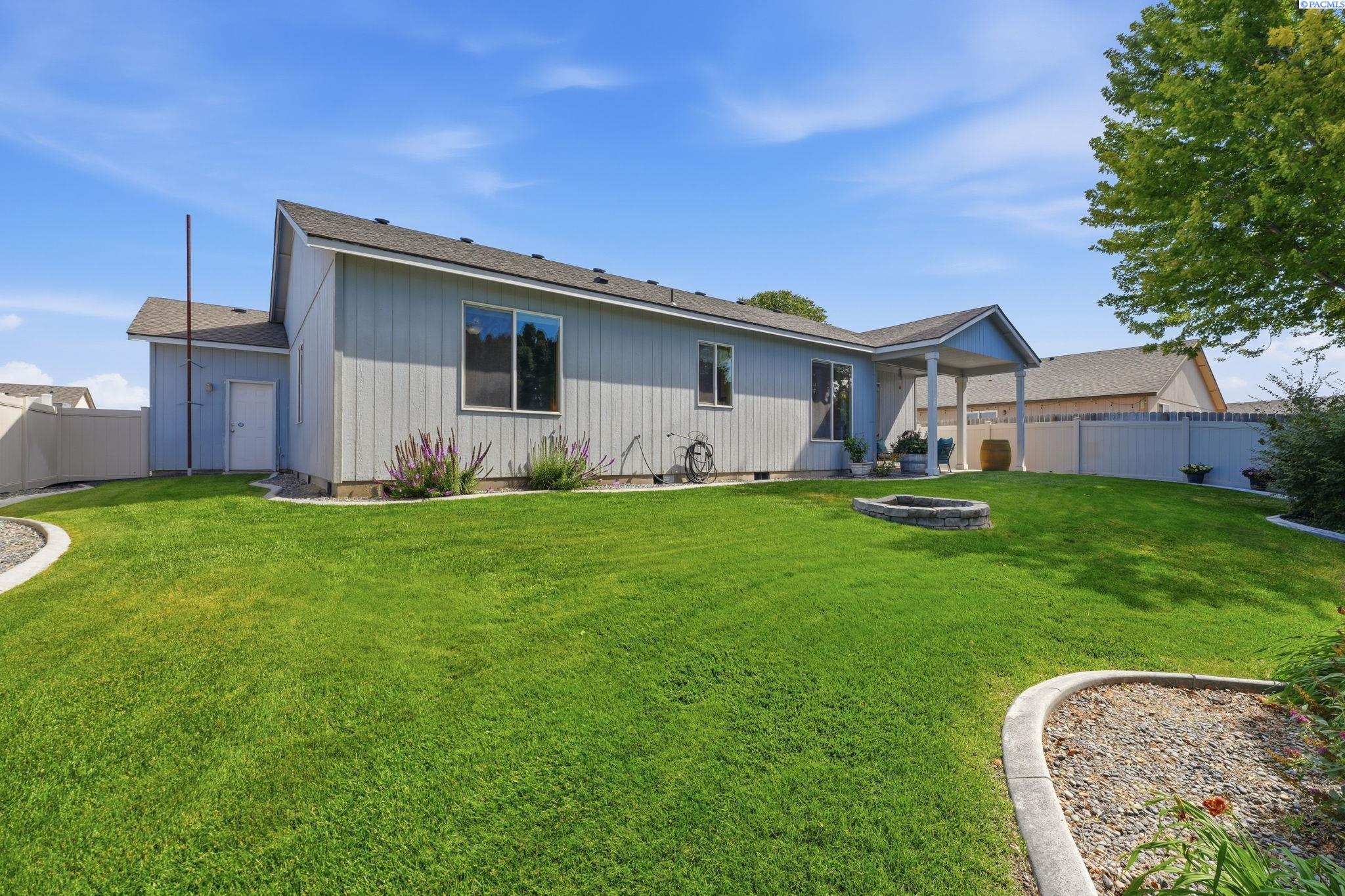 5504 Coolidge Ct, Pasco, WA 99301