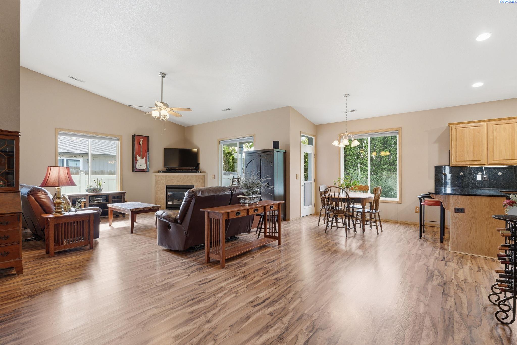 5504 Coolidge Ct, Pasco, WA 99301