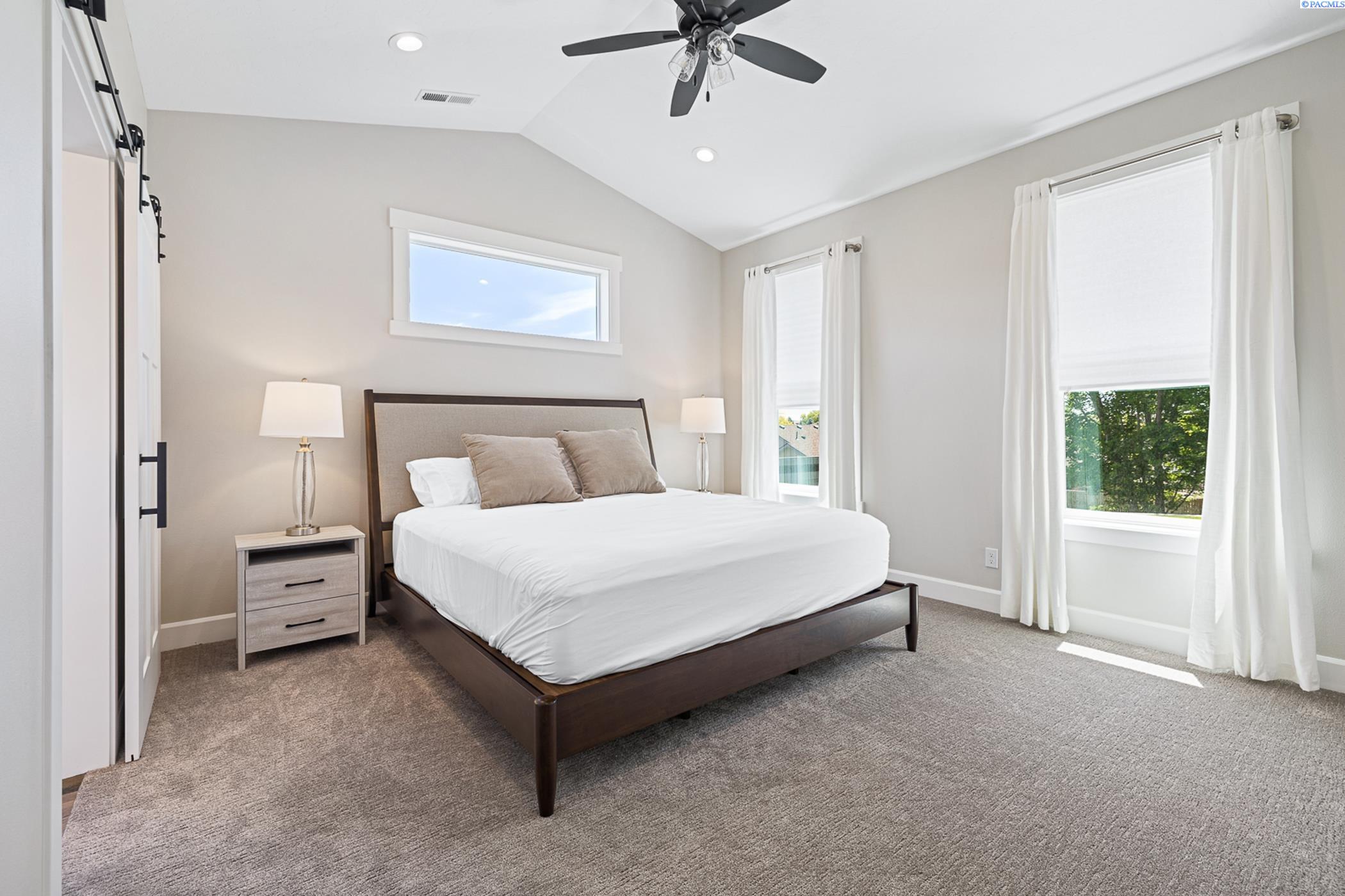 375 Rachel Rd, Kennewick, WA 99338