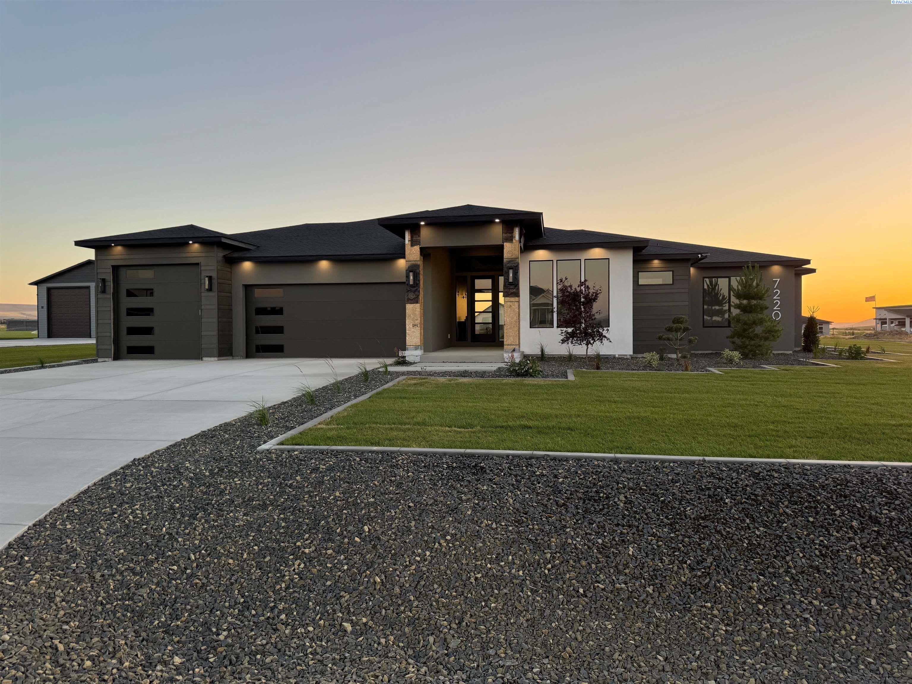 7220 Ambrosia St, Kennewick, WA 99338