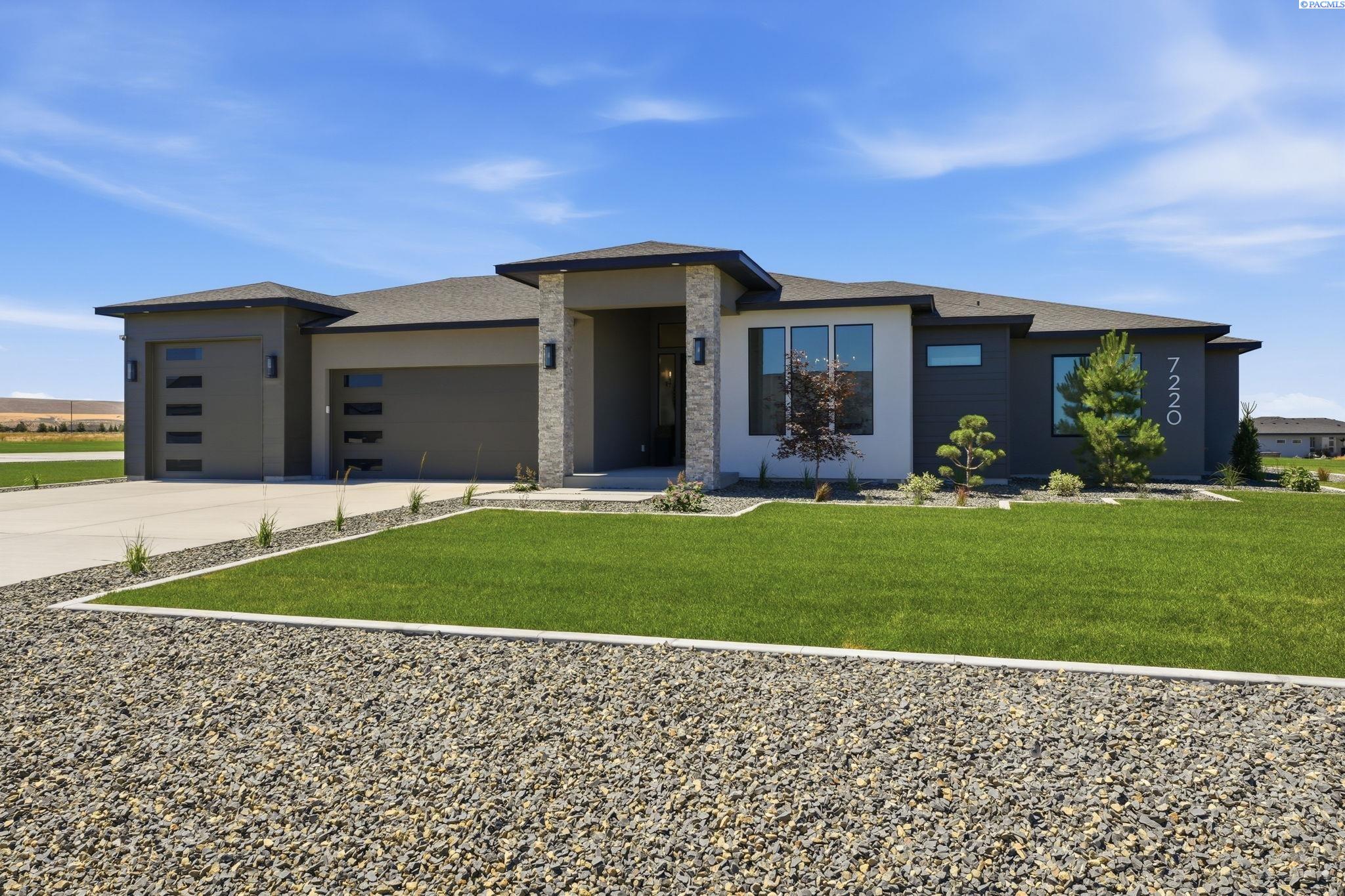 7220 Ambrosia St, Kennewick, WA 99338