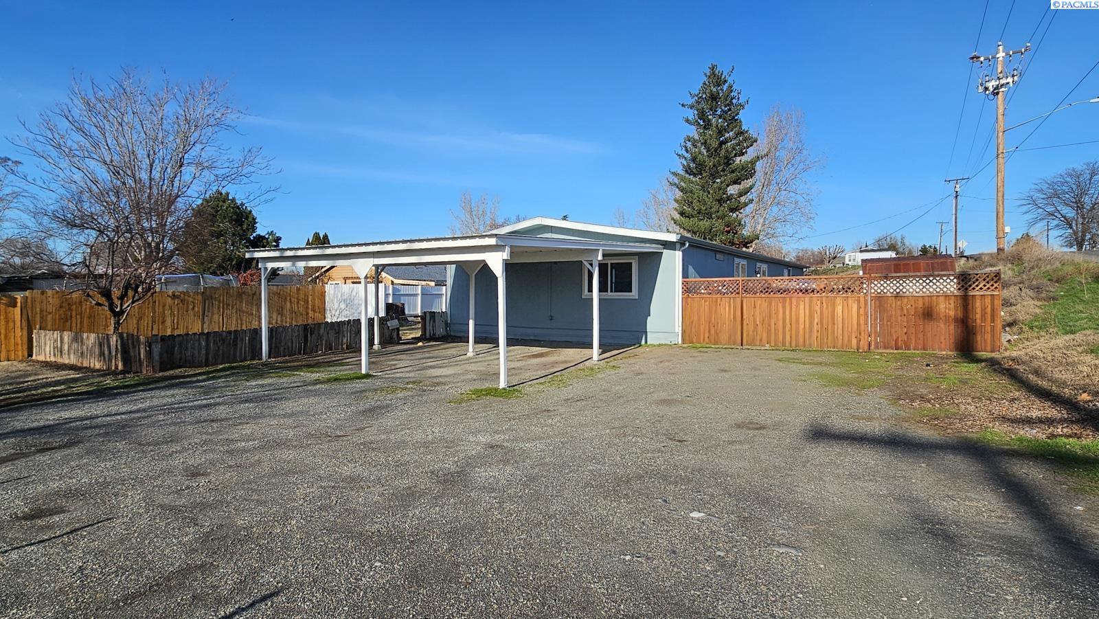 900 Gum St, Kennewick, WA 99336