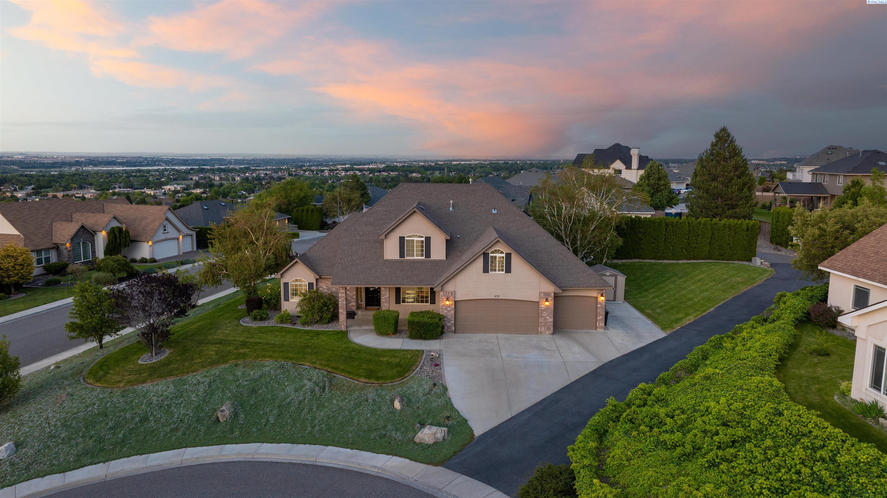 671 Clermont Dr, Richland, WA 99352
