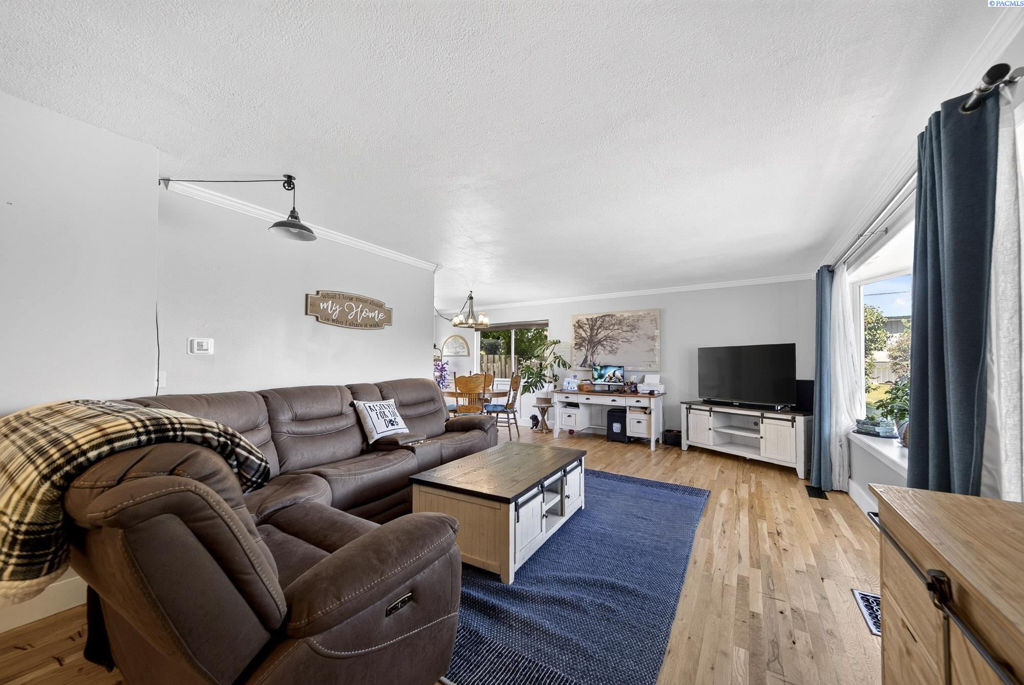 1117 19th Ave, Kennewick, WA 99337
