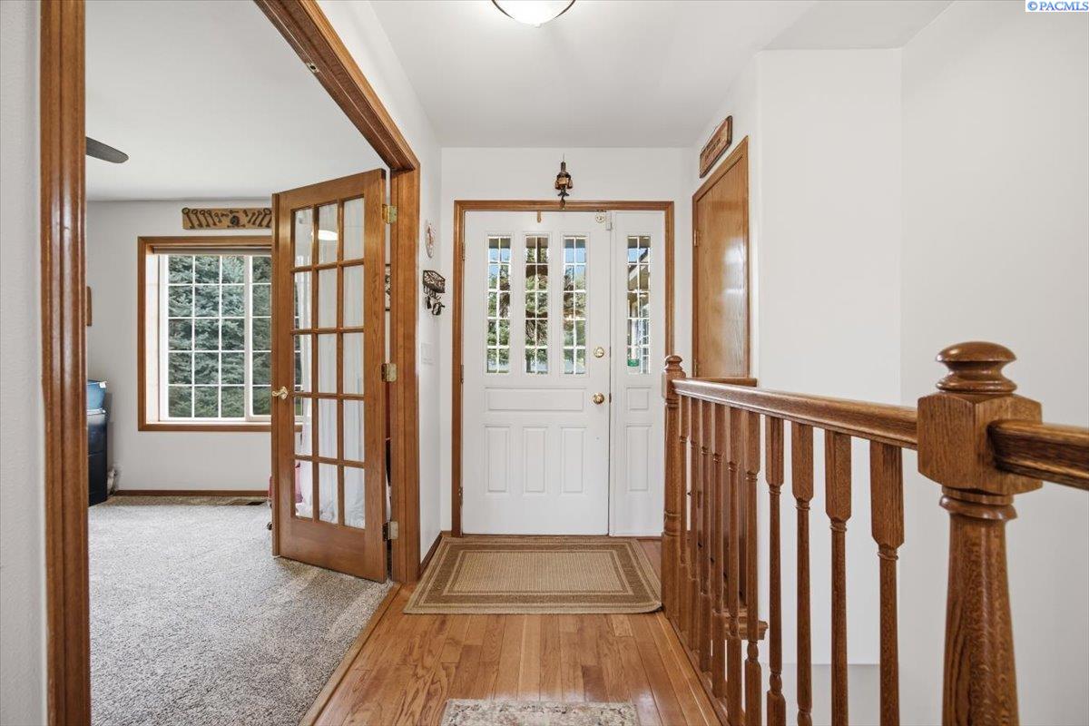 4101 Northlake Dr, West Richland, WA 99353