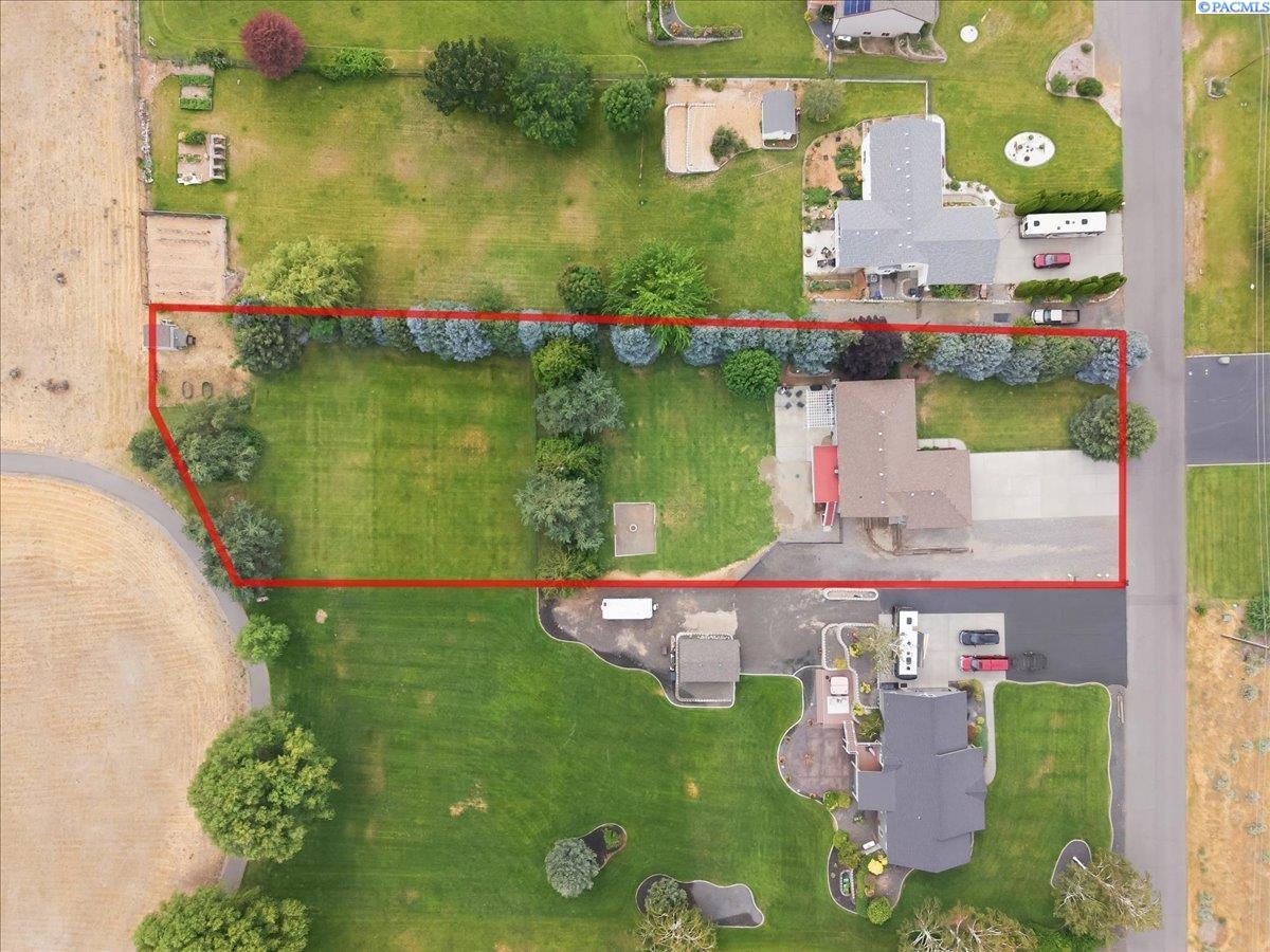 4101 Northlake Dr, West Richland, WA 99353