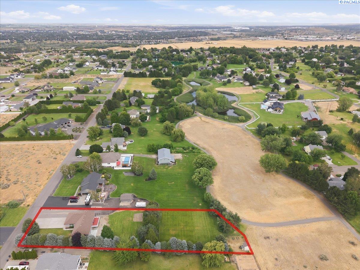 4101 Northlake Dr, West Richland, WA 99353