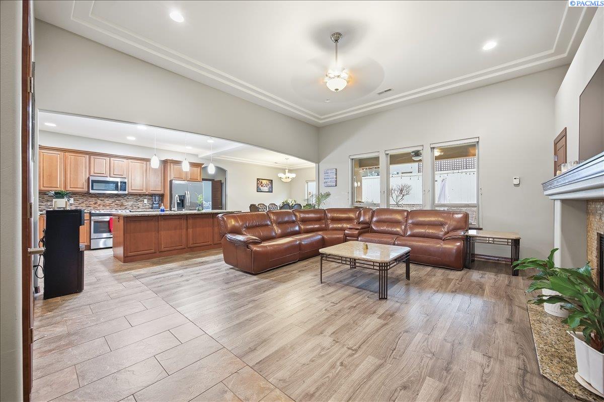 4278 Zillah St, Kennewick, WA 99337-3105