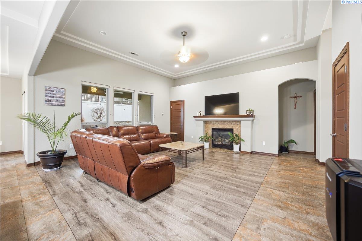 4278 Zillah St, Kennewick, WA 99337-3105