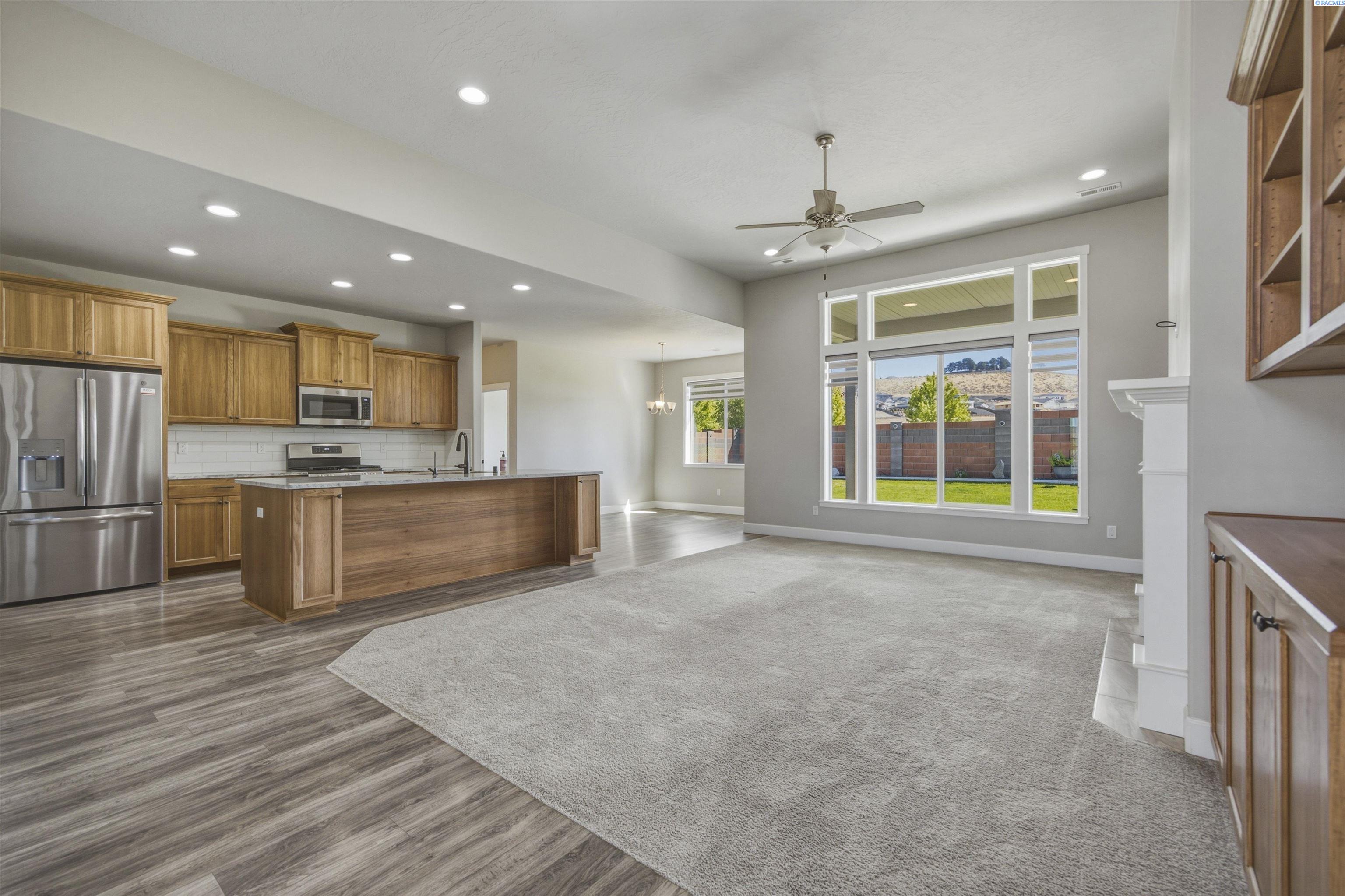 6988 31st Ave, Kennewick, WA 99338