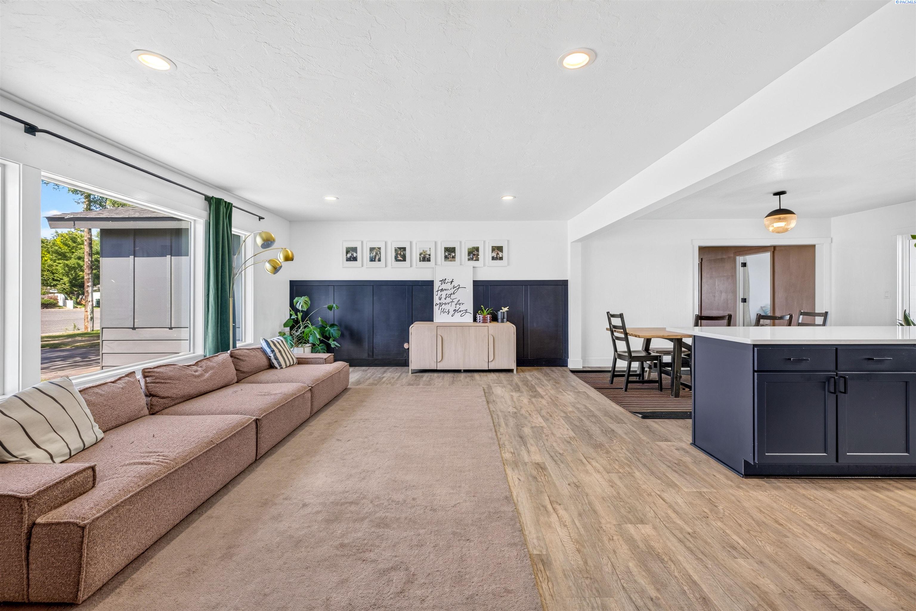 4004 Okanogan Ave, Kennewick, WA 99336
