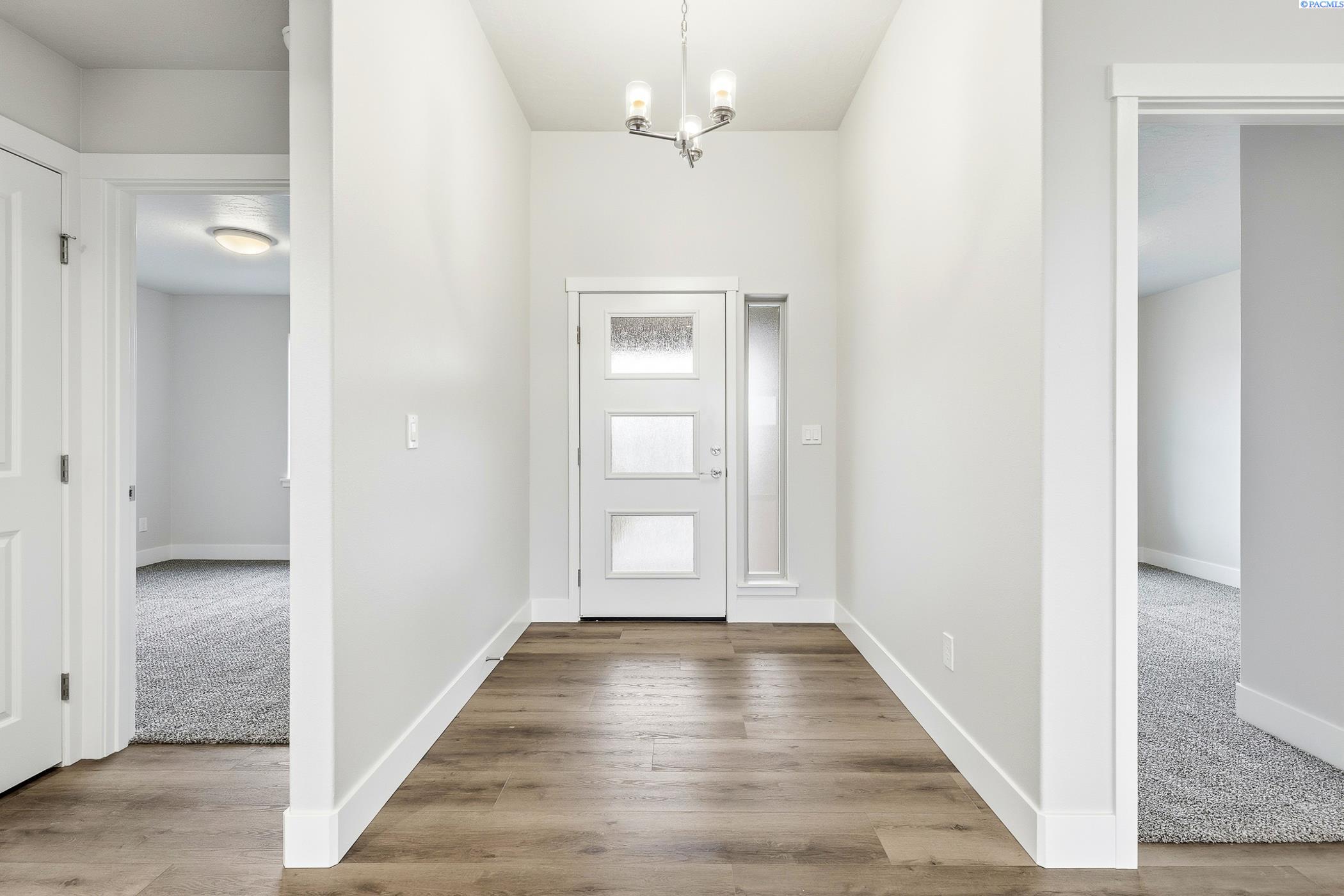 2888 Roosevelt St, Kennewick, WA 99338