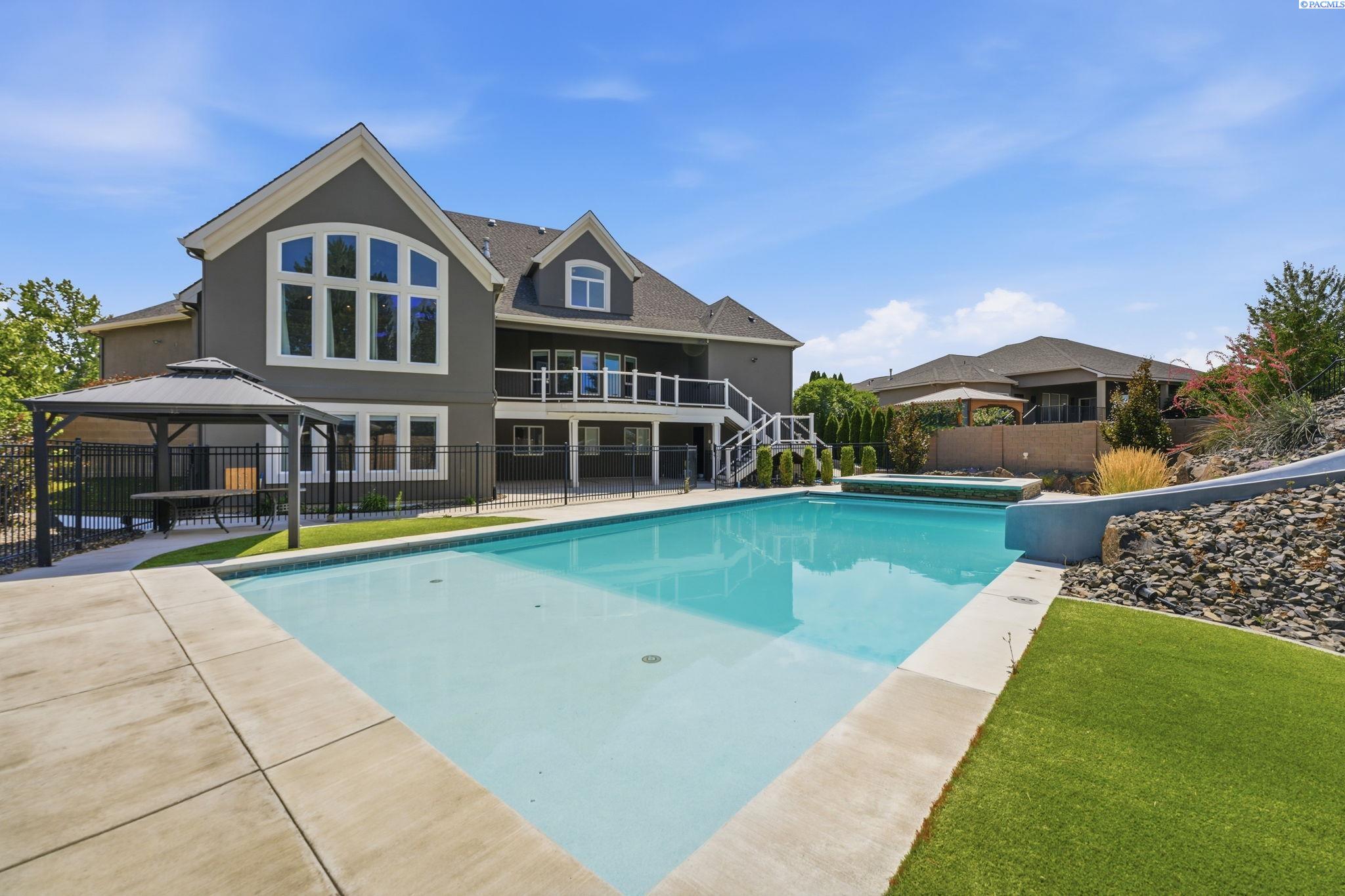 5000 19th , Kennewick, WA 99338