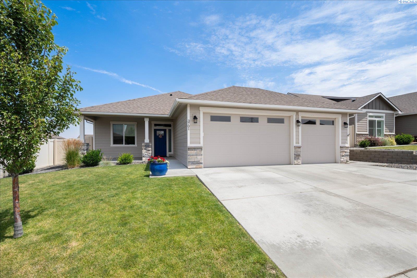 3701 Van Buren Pl, Kennewick, WA 99338