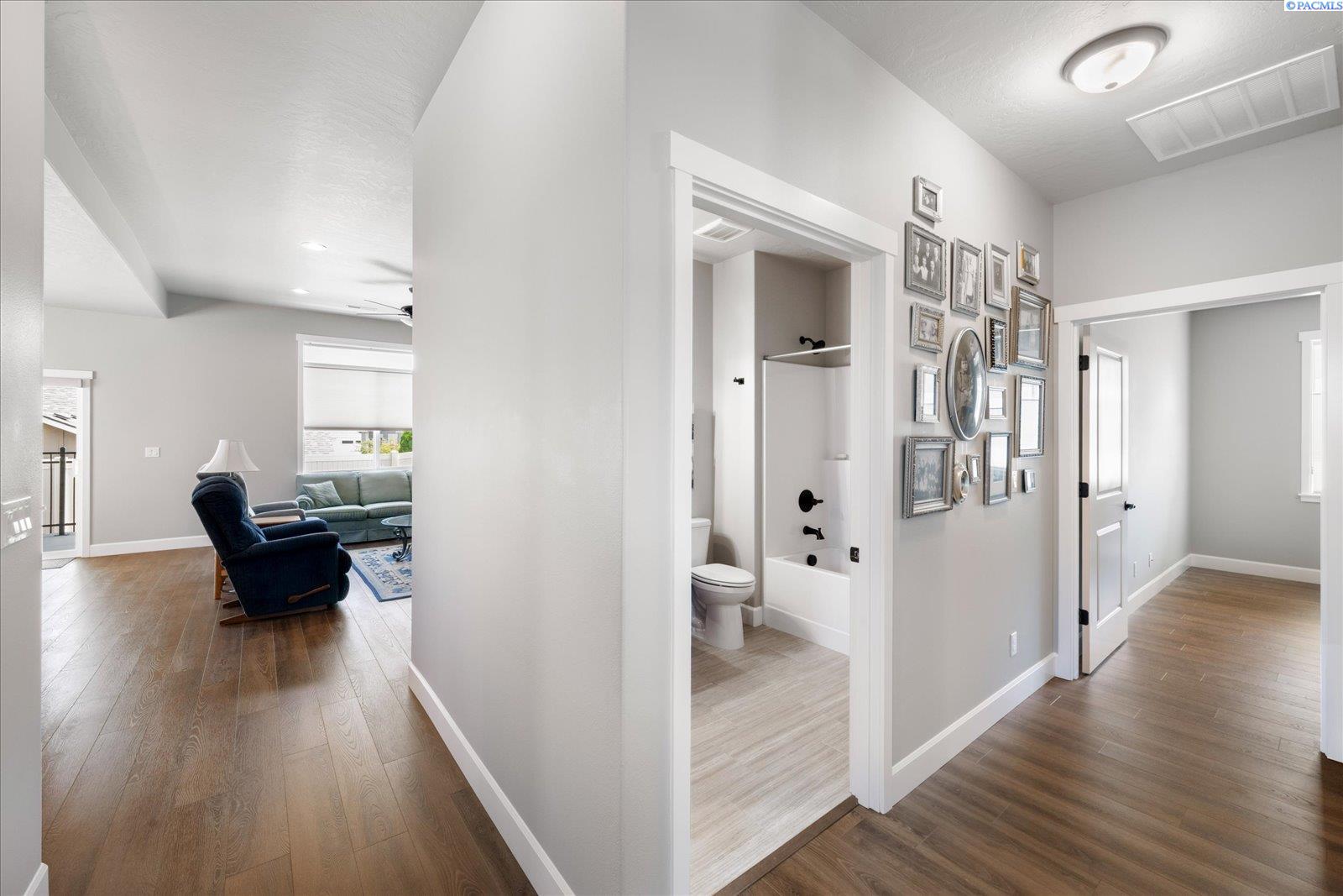 3701 Van Buren Pl, Kennewick, WA 99338