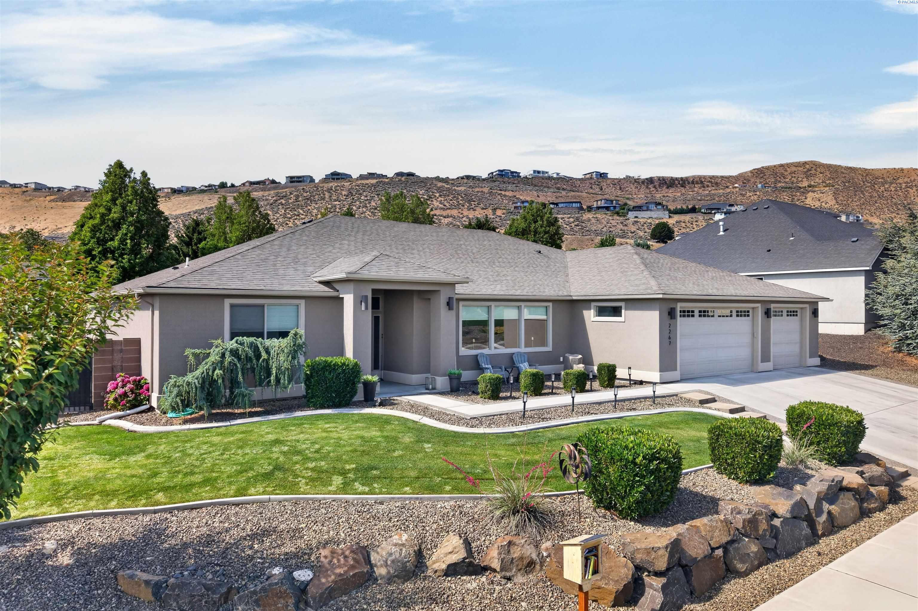 2267 Sky Meadow Ave, Richland, WA 99354