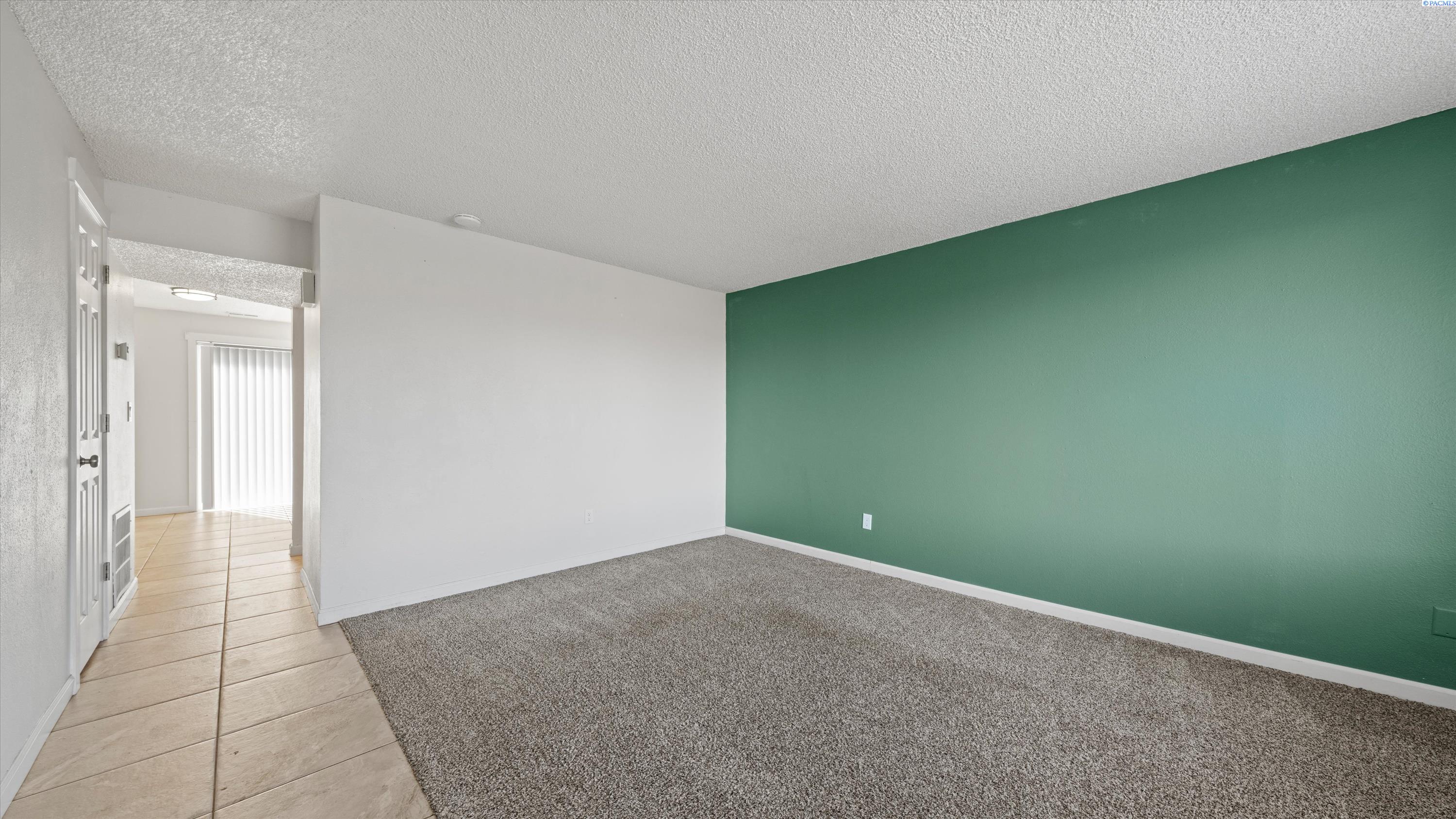 2313 Sylvester St #C-8, Pasco, WA 99301