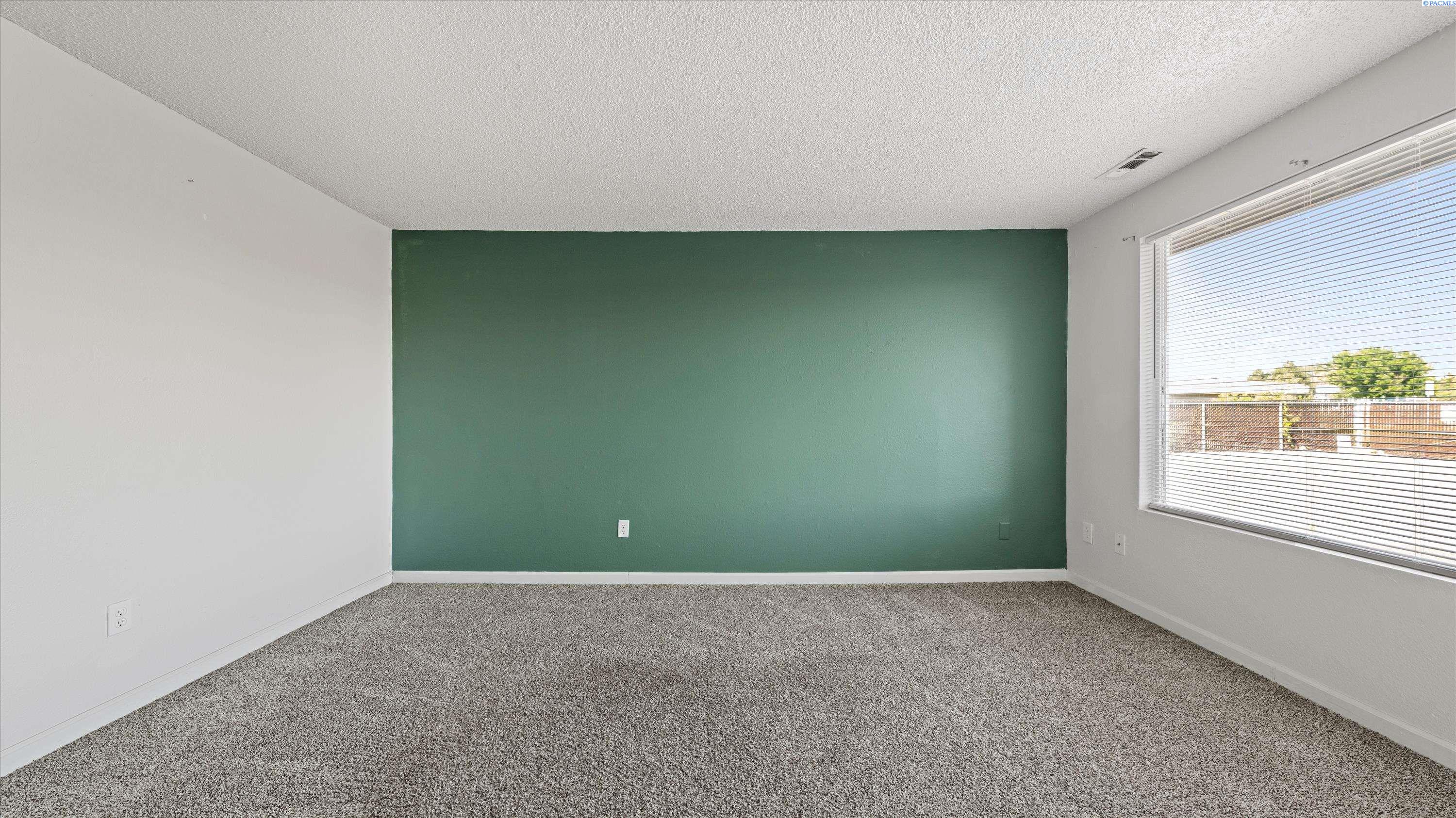 2313 Sylvester St #C-8, Pasco, WA 99301