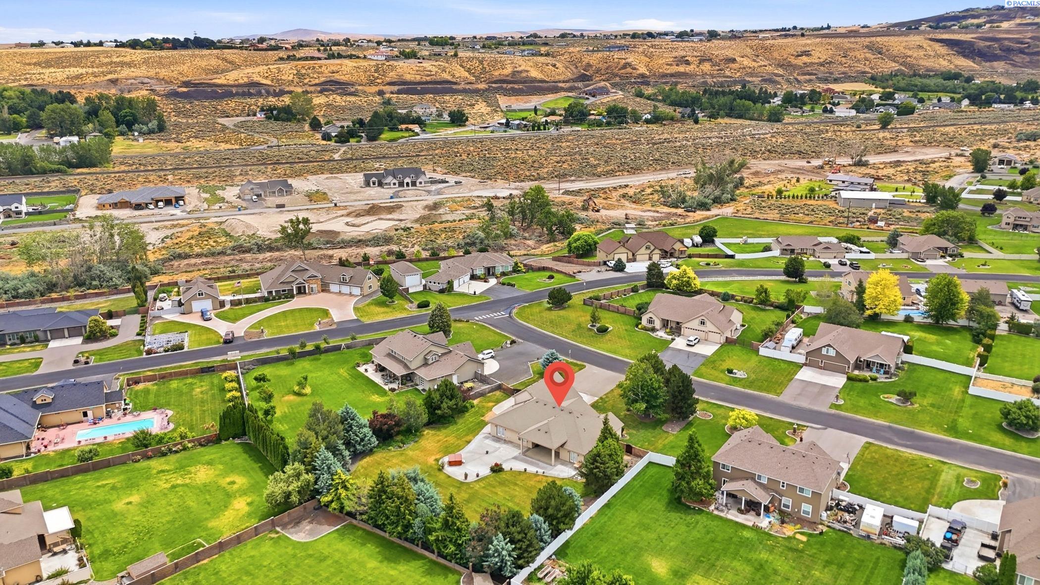 104318 Nicole Dr, Kennewick, WA 99338