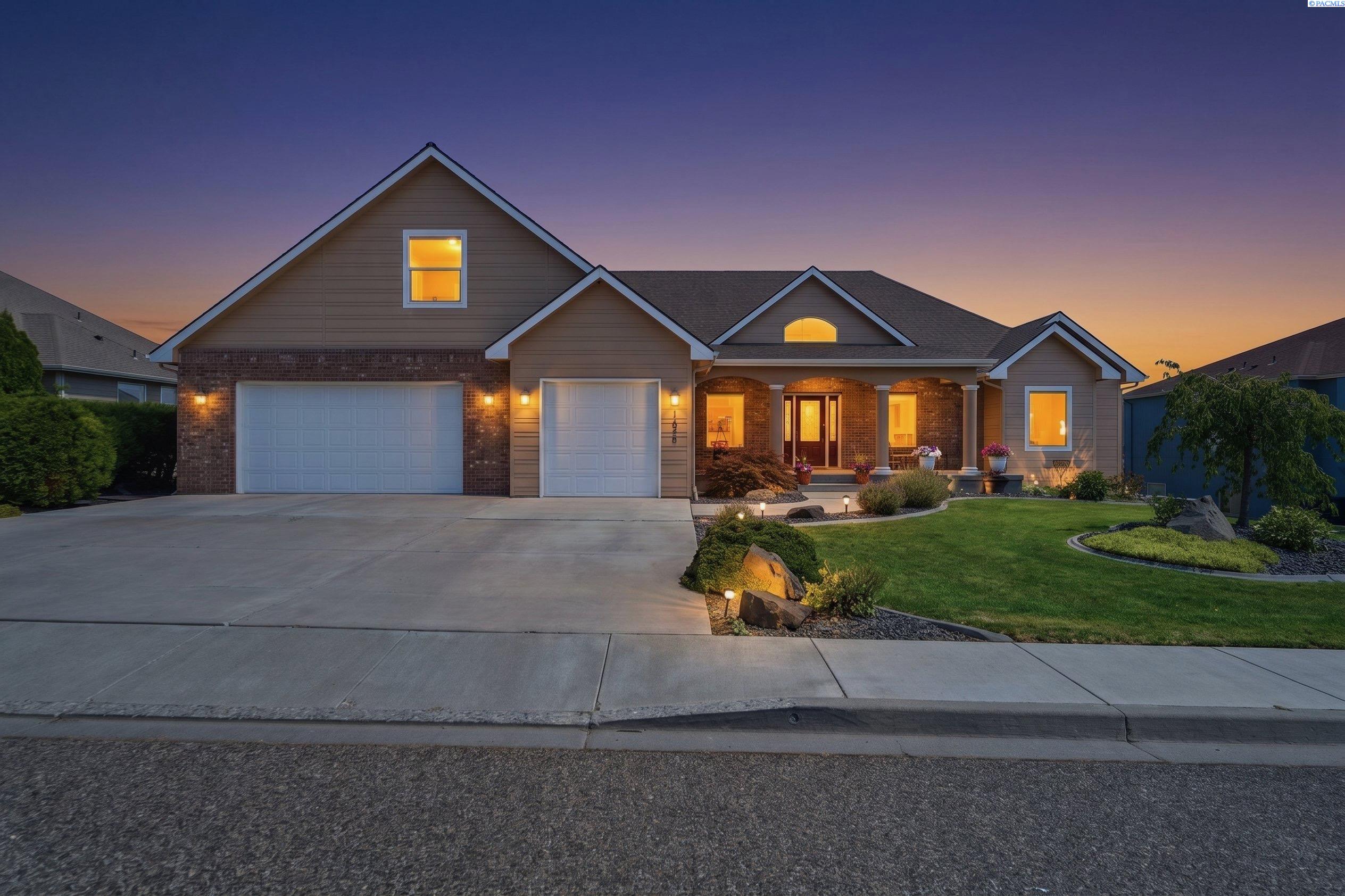 1626 Meadow Hills Dr, Richland, WA 99352