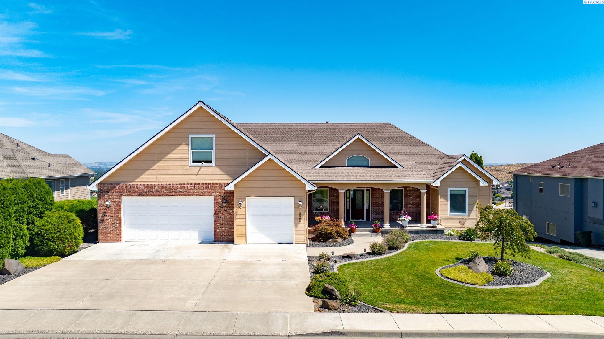 1626 Meadow Hills Dr, Richland, WA 99352