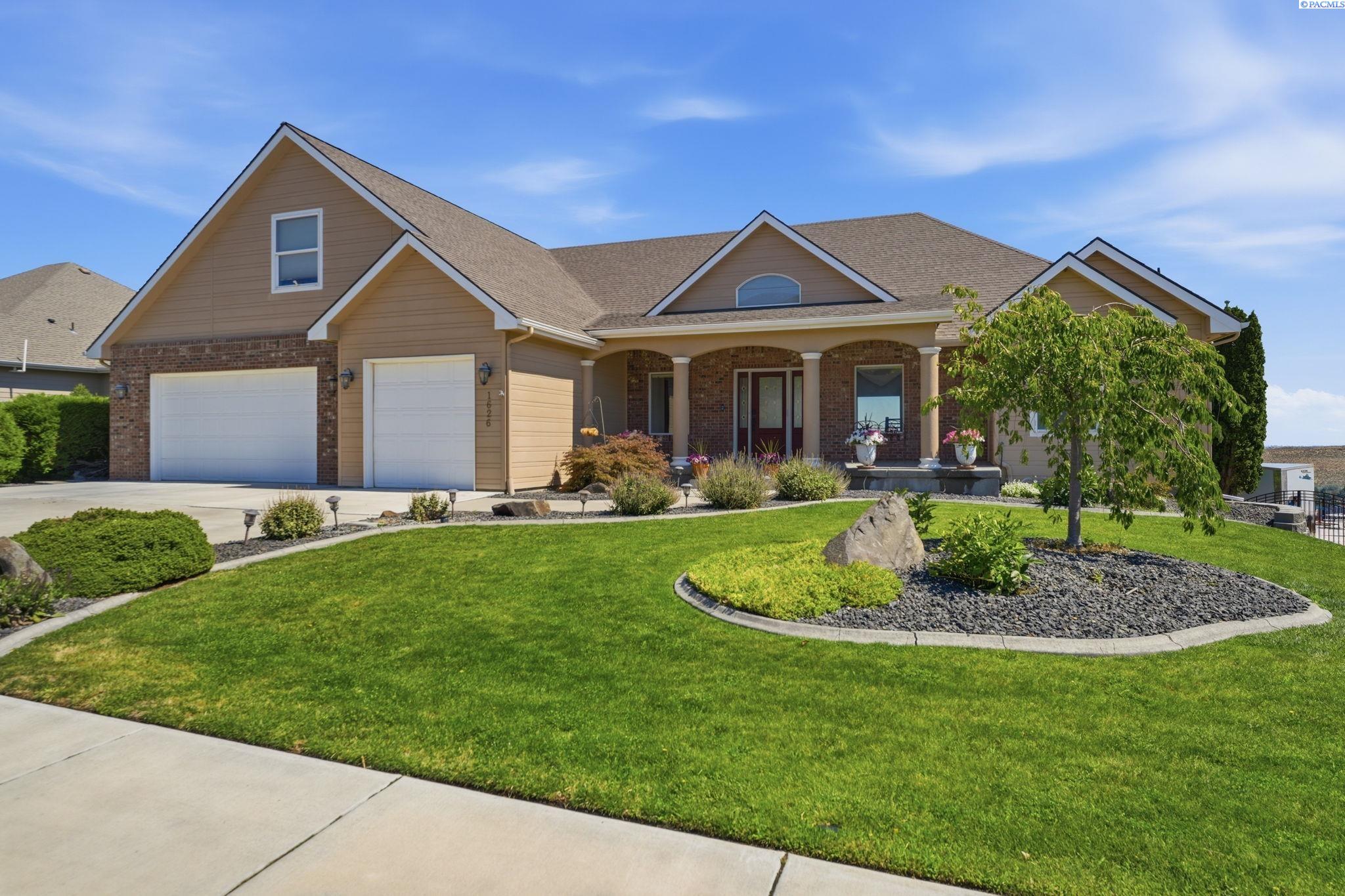 1626 Meadow Hills Dr, Richland, WA 99352