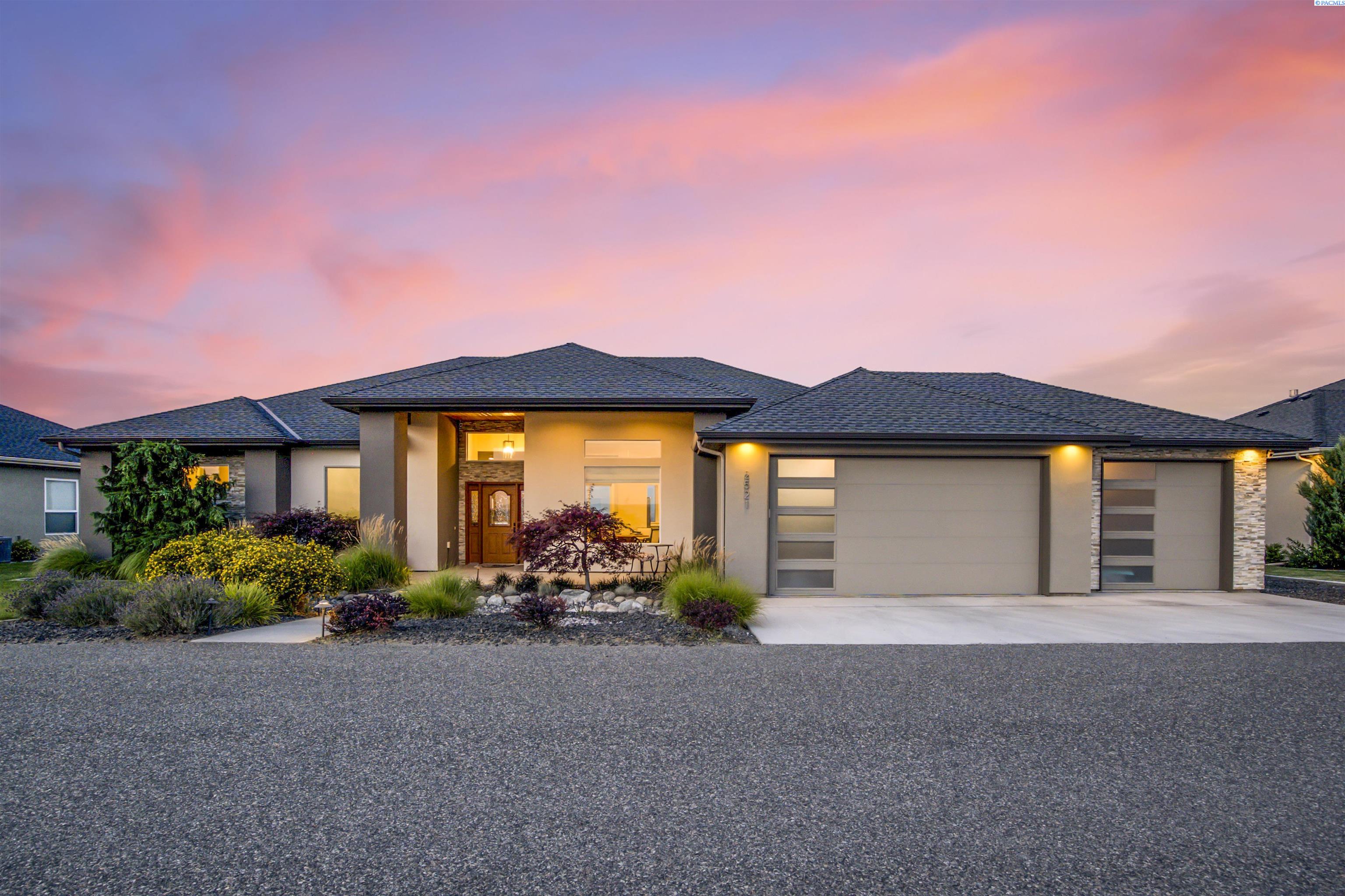 2521 Falconcrest Loop, Richland, WA 99352