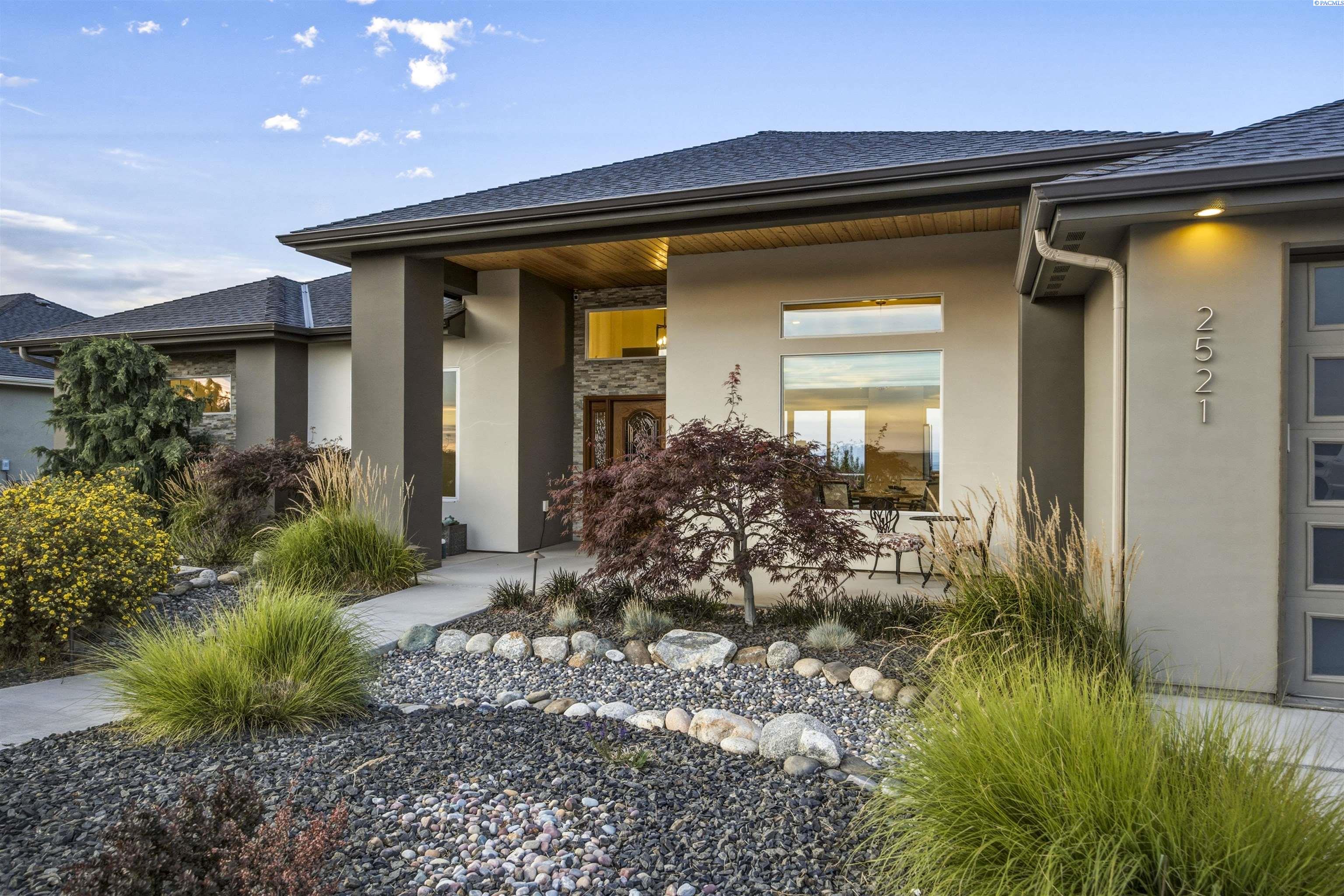 2521 Falconcrest Loop, Richland, WA 99352