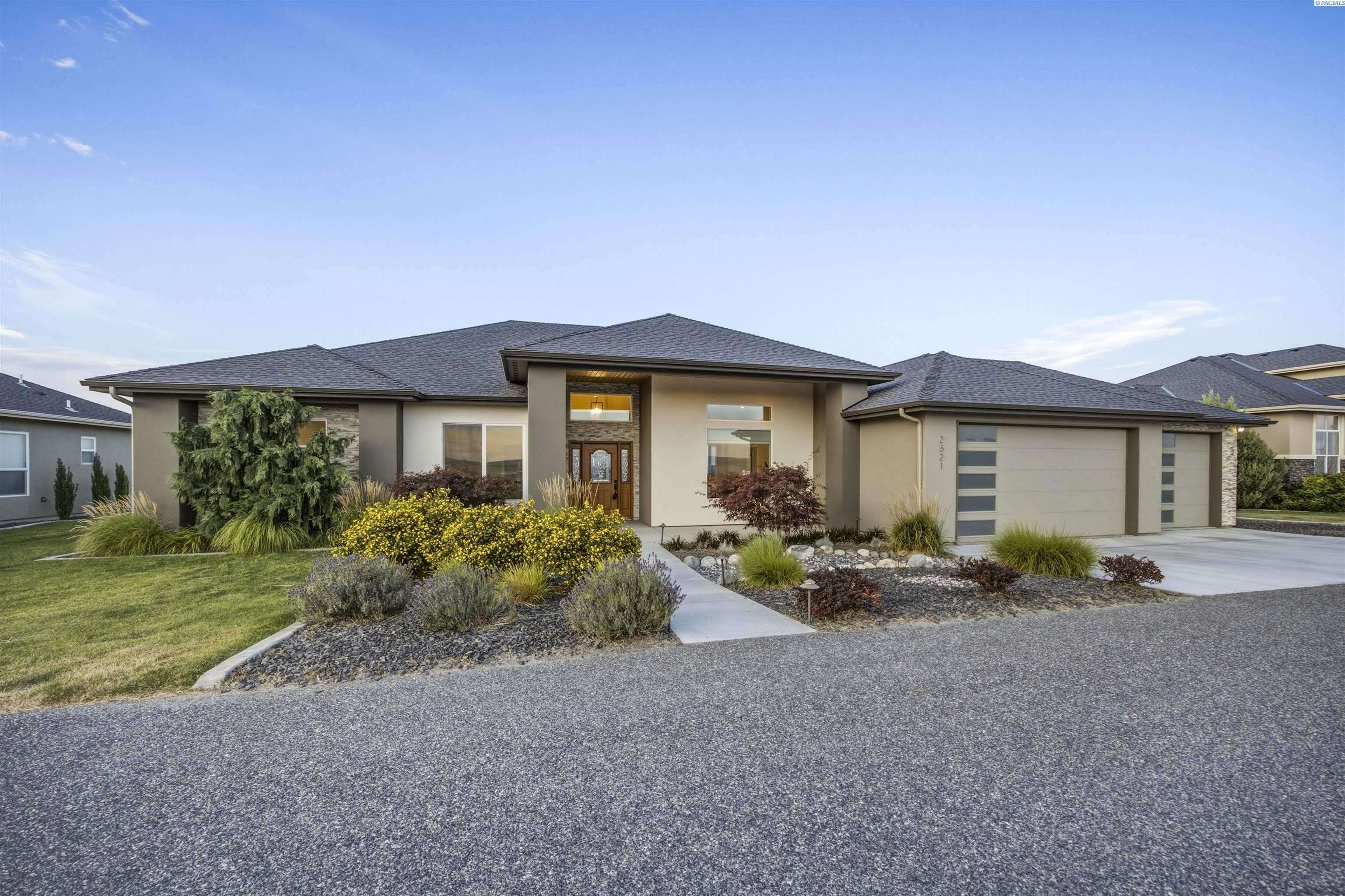 2521 Falconcrest Loop, Richland, WA 99352