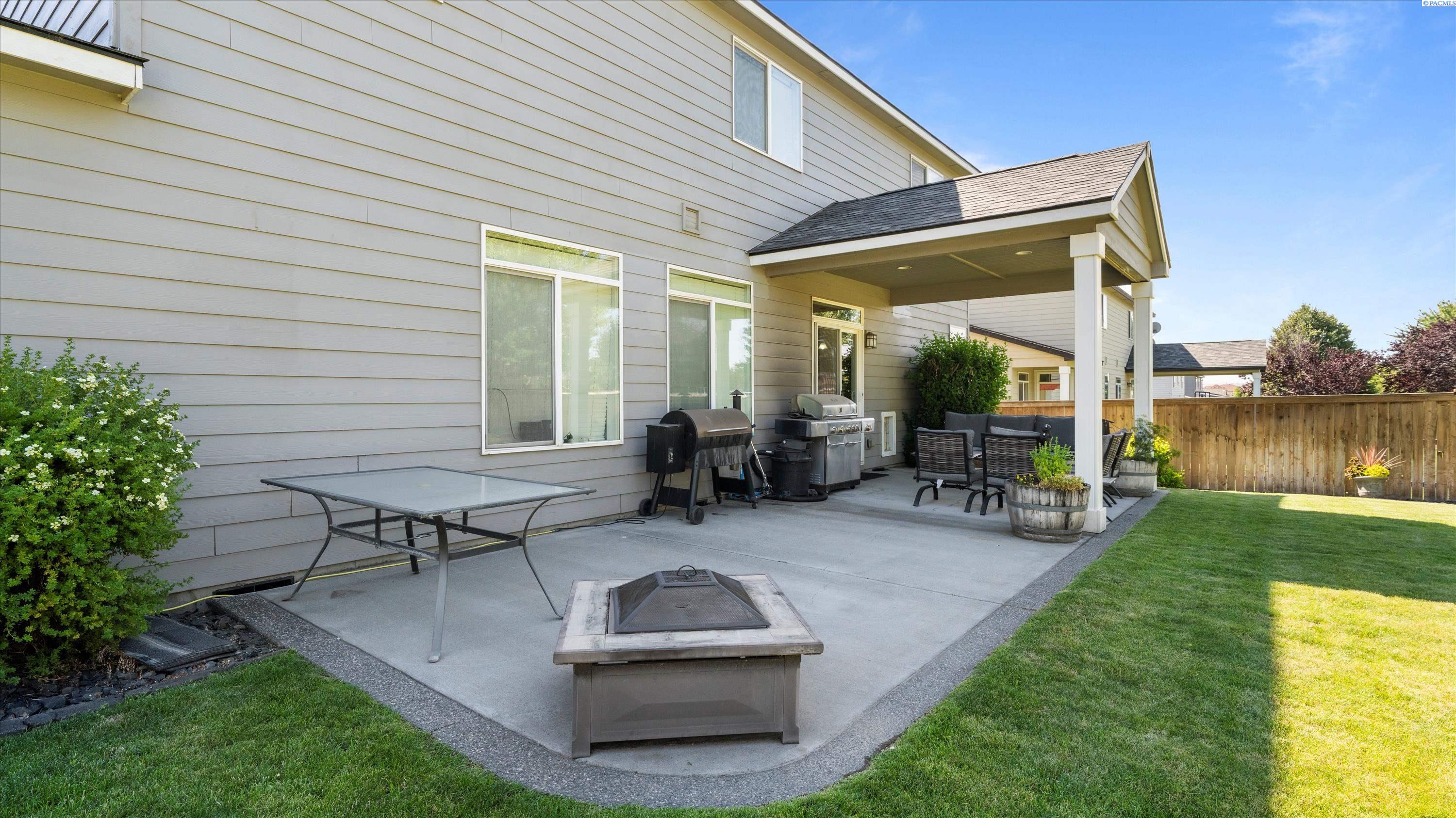 6206 Midland Ln, Pasco, WA 99301