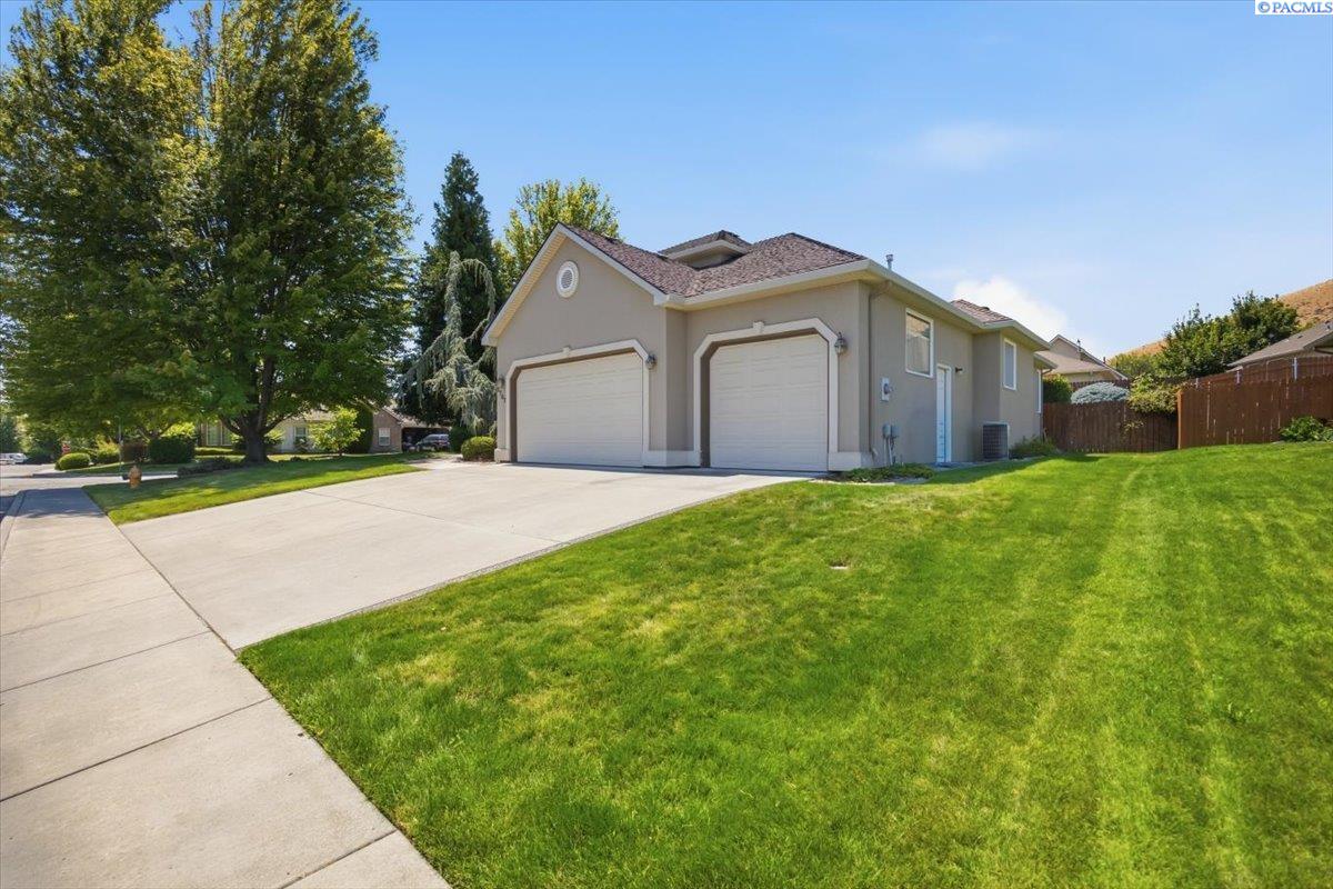2787 Leopold Ln, Richland, WA 99352