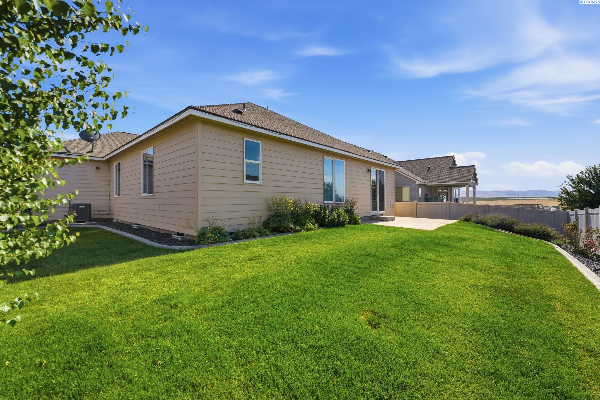 4860 Corvina St, Richland, WA 99352