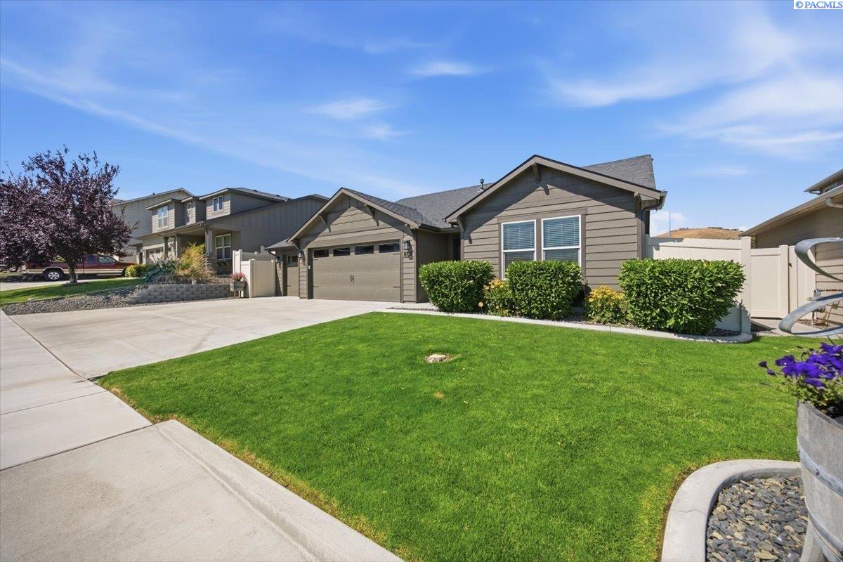 386 Wishkah Dr, Richland, WA 99352