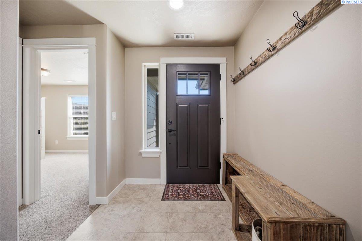 386 Wishkah Dr, Richland, WA 99352