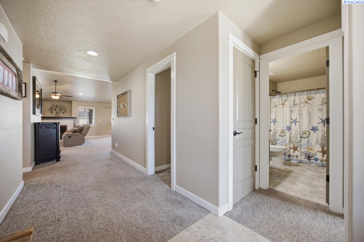 386 Wishkah Dr, Richland, WA 99352