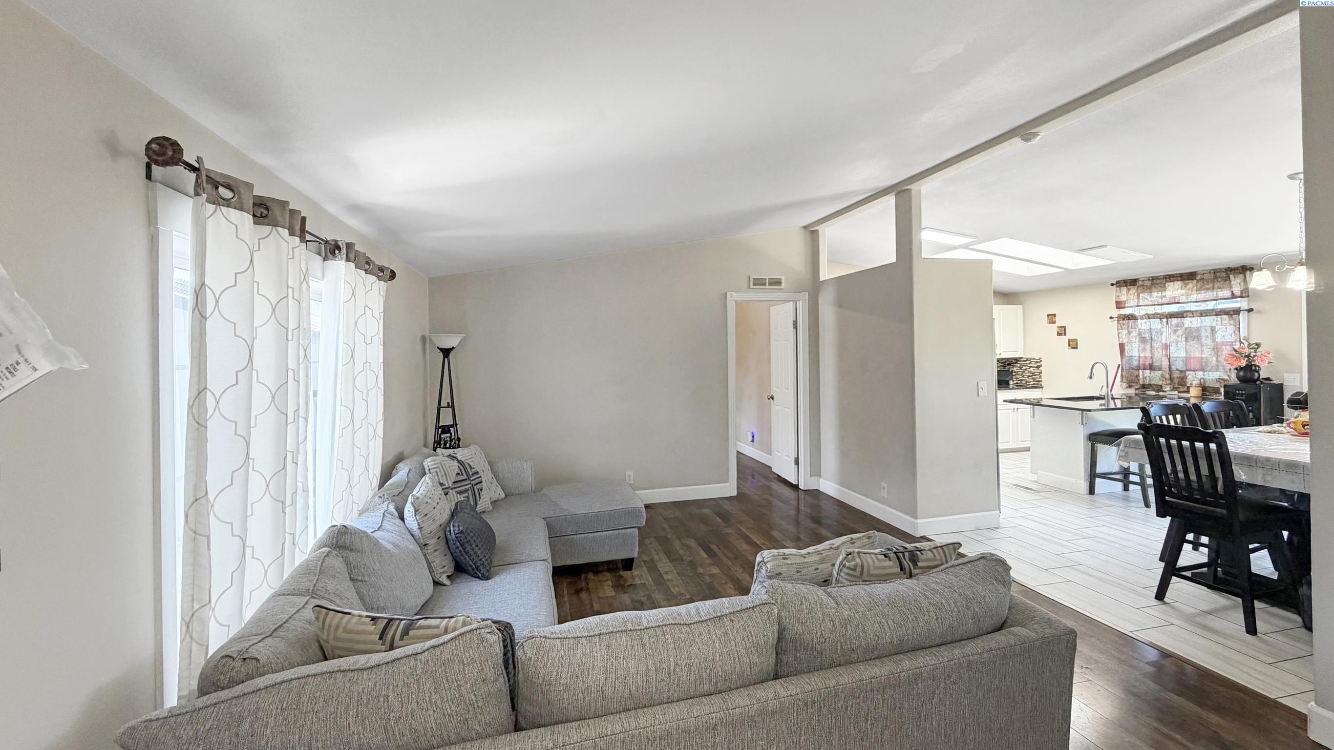 418 23rd Ave, Pasco, WA 99301