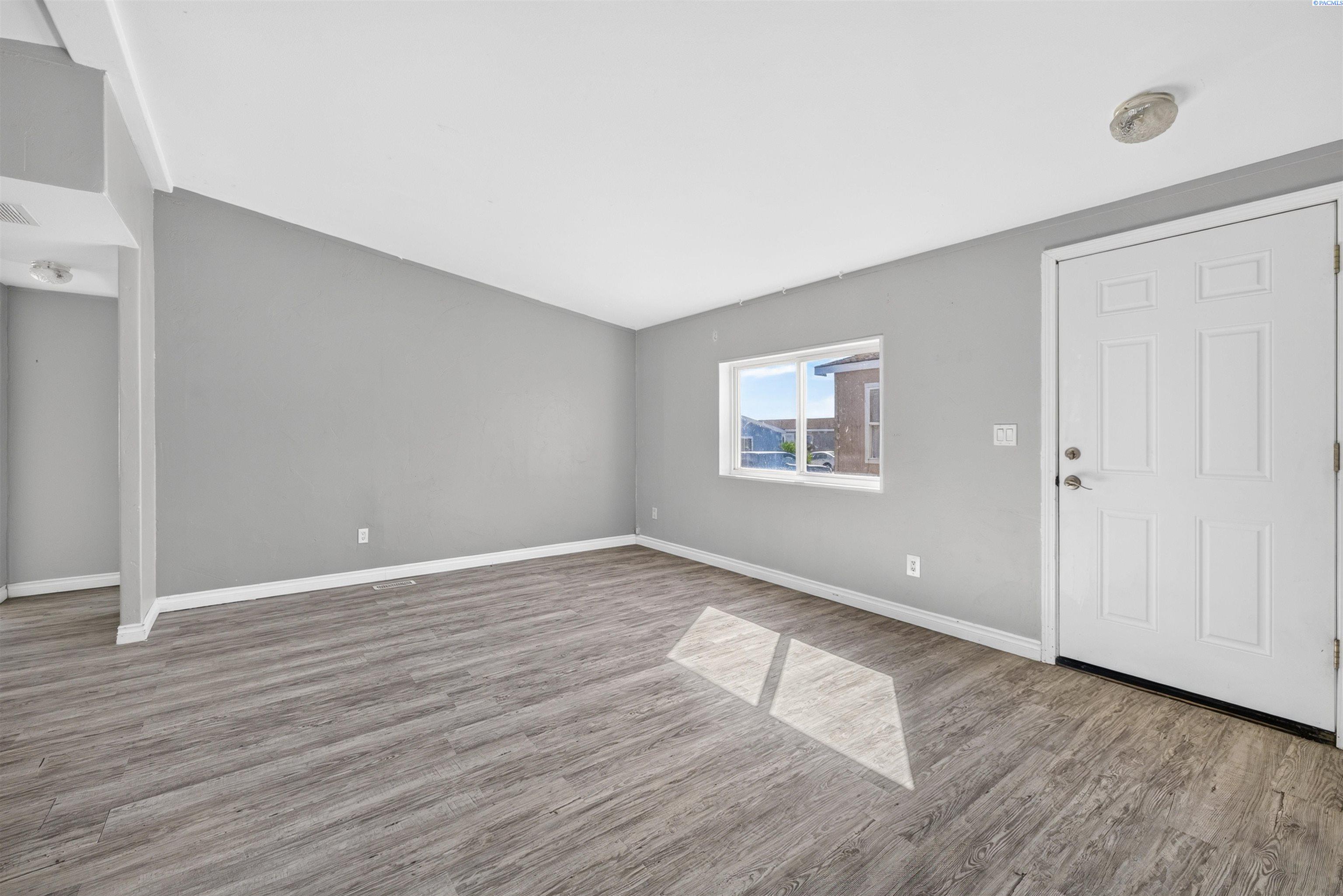 85 Ridgecliff Dr, Richland, WA 99352