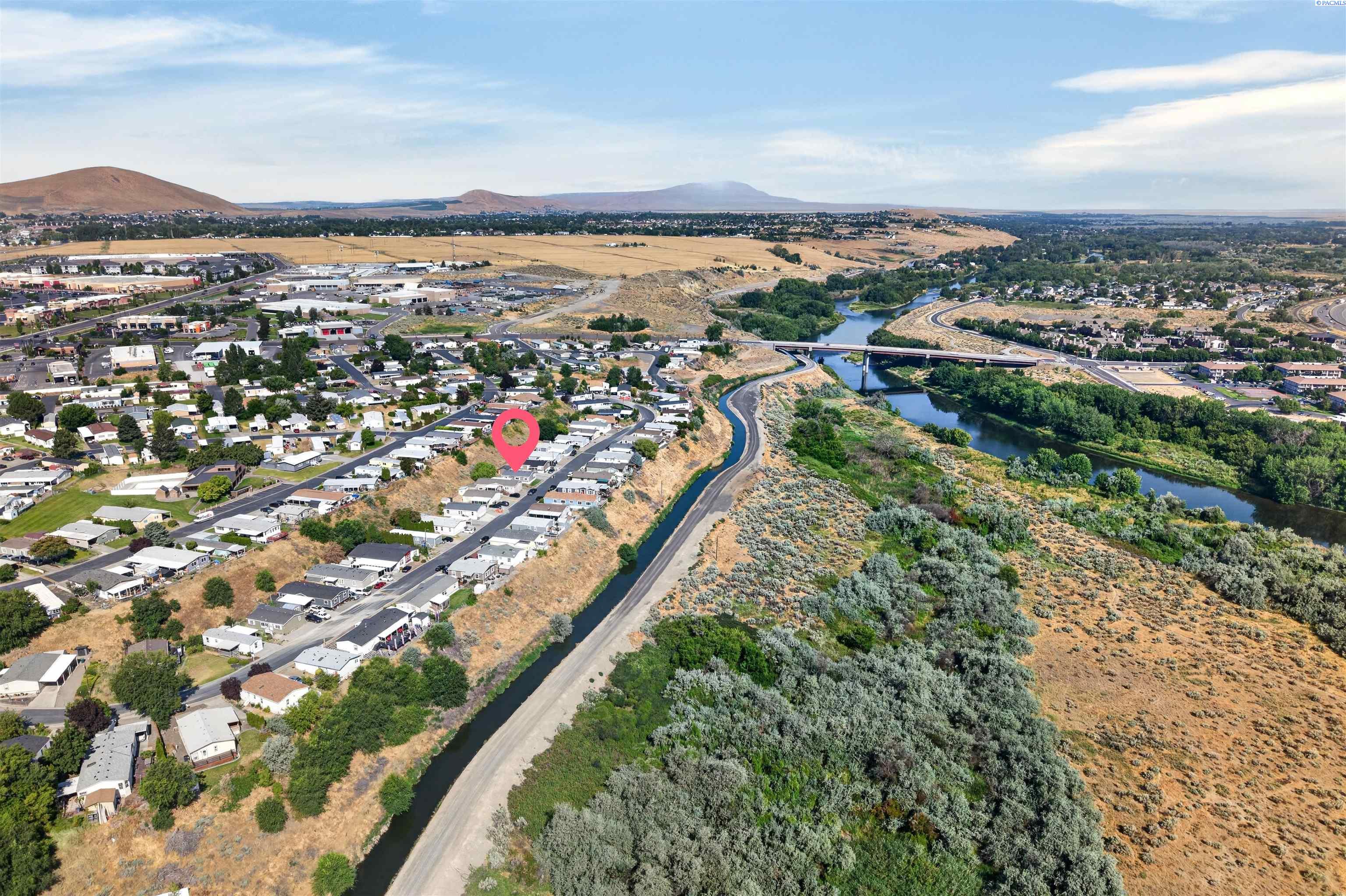 85 Ridgecliff Dr, Richland, WA 99352