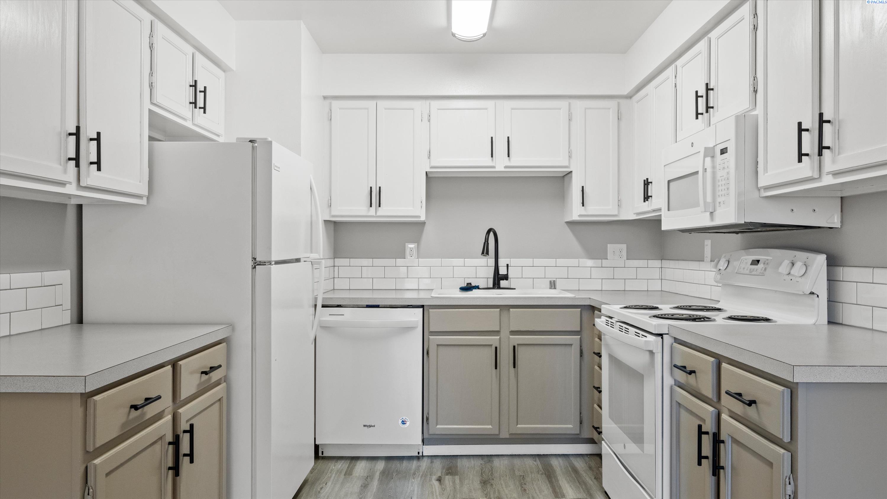 3121 Hood Ave #E-202, Kennewick, WA 99336