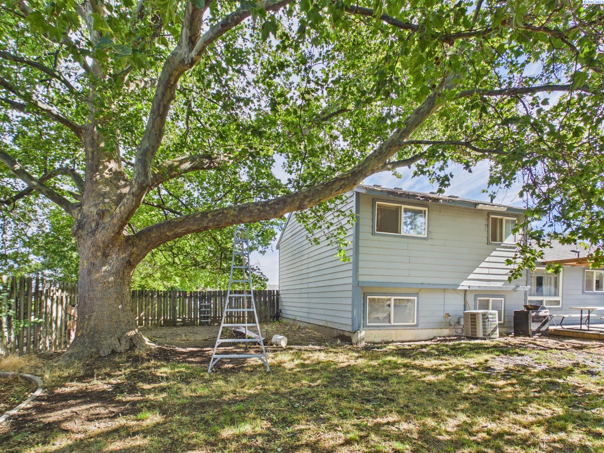 2011 18th Ave, Kennewick, WA 99337