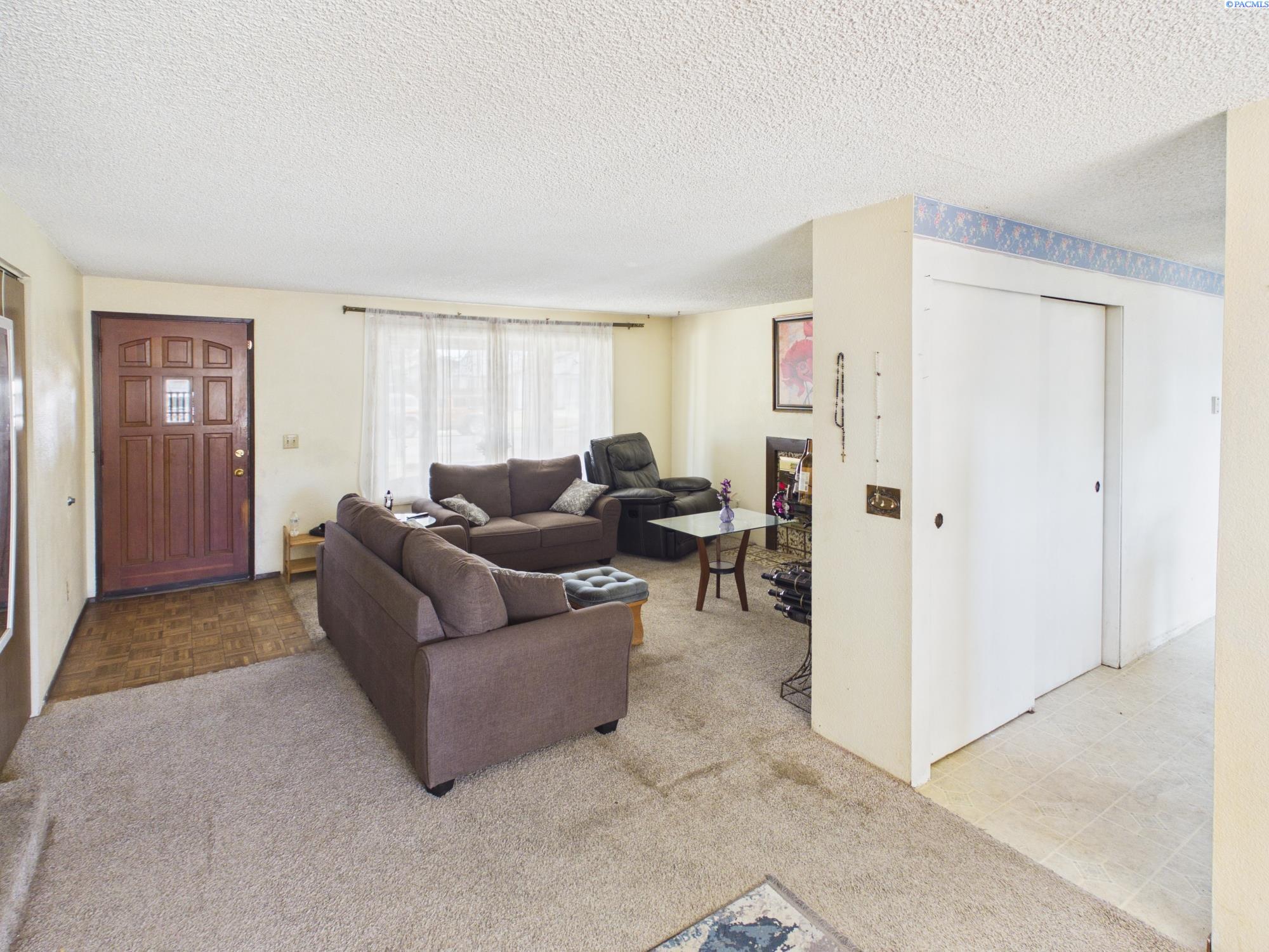 2011 18th Ave, Kennewick, WA 99337