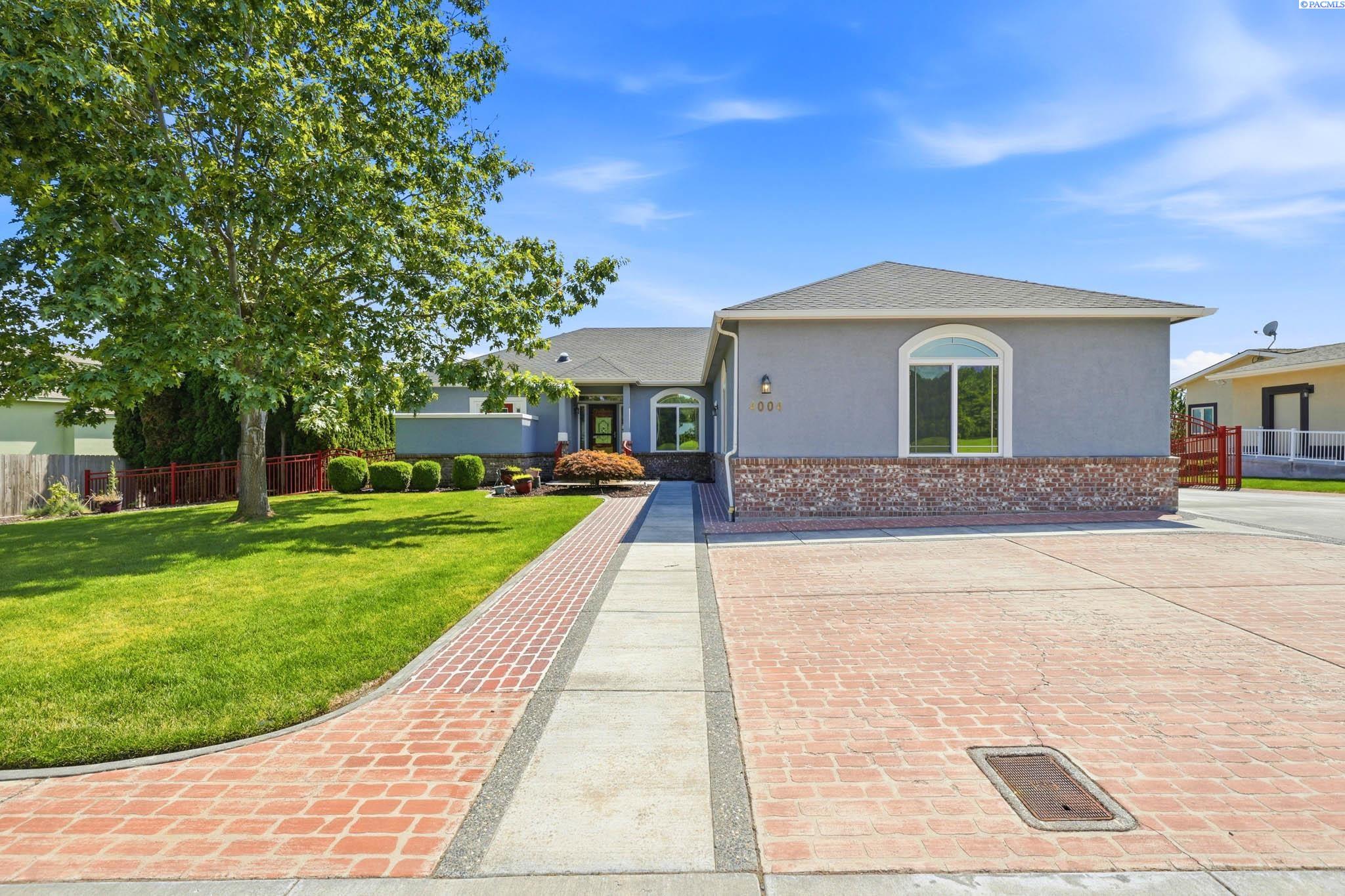 4004 Desert Plateau Dr, Pasco, WA 99301