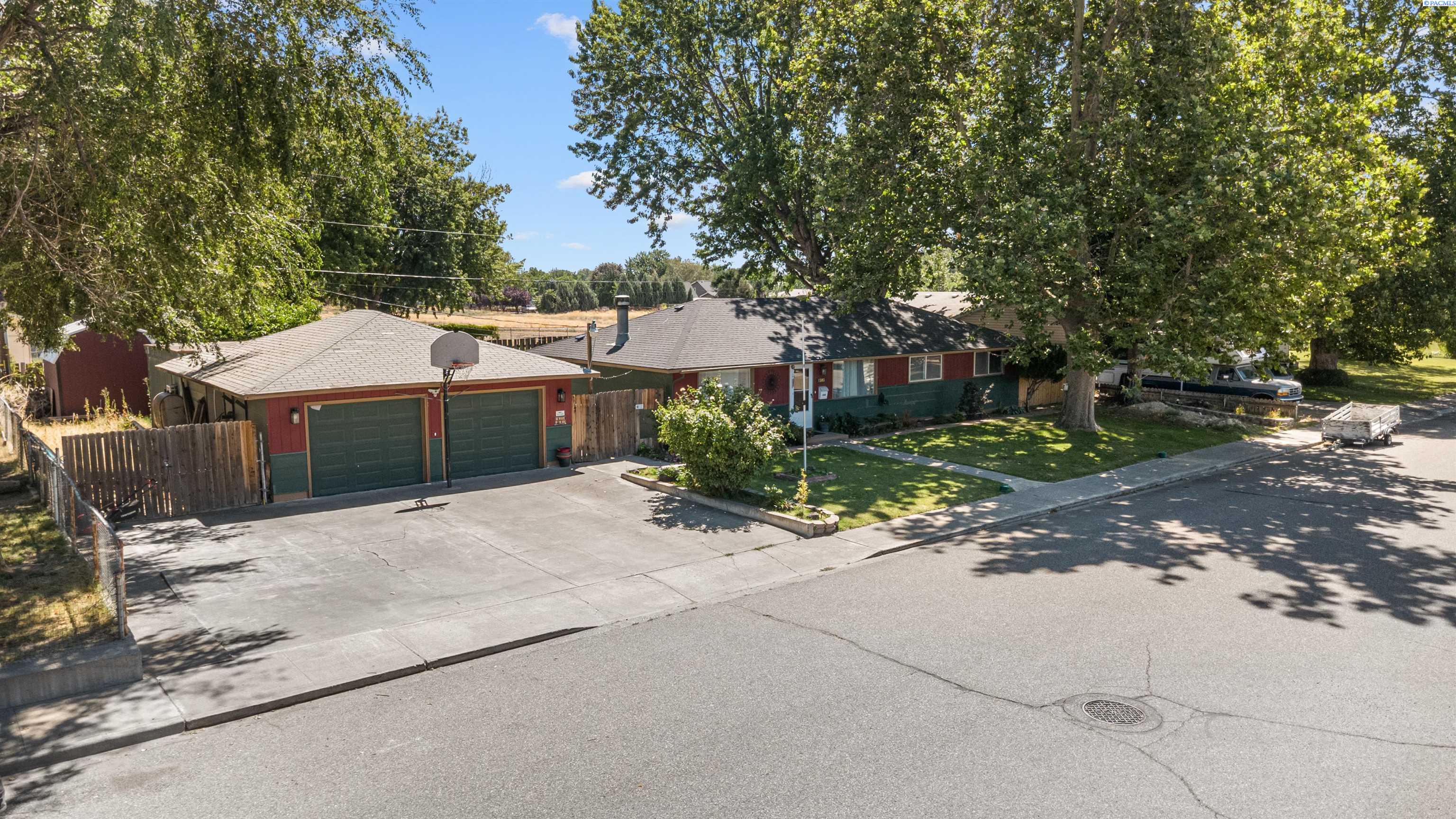 1305 Everett St, Kennewick, WA 99337