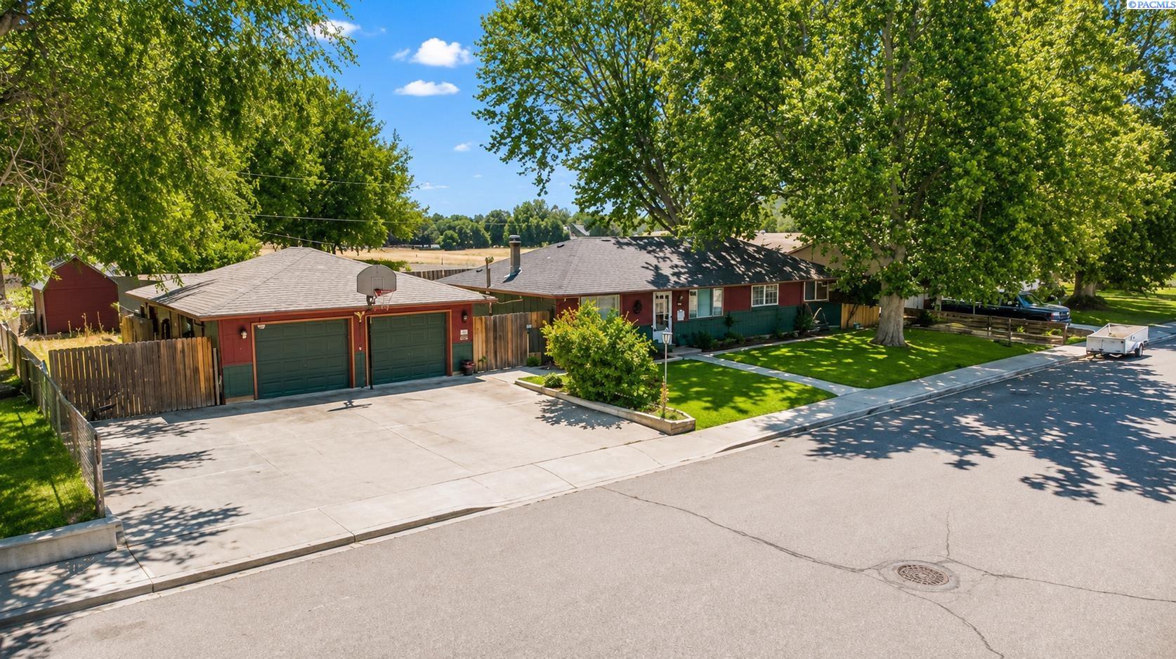 1305 Everett St, Kennewick, WA 99337