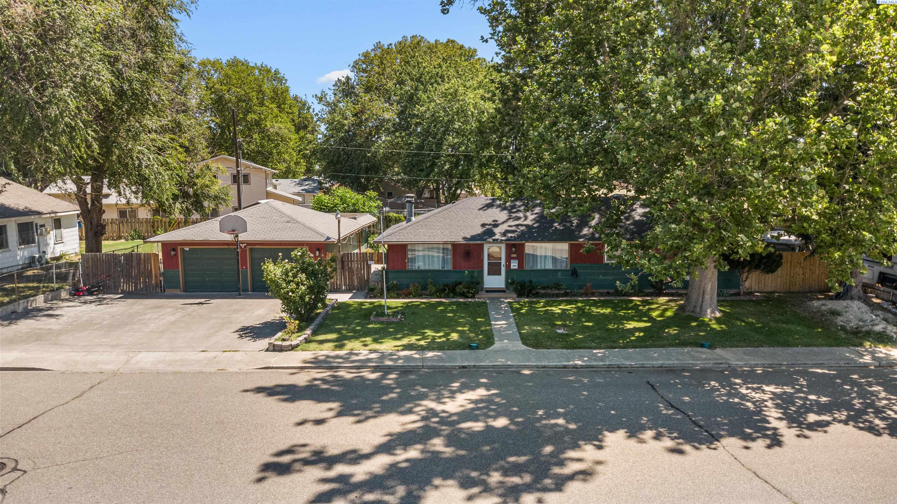 1305 Everett St, Kennewick, WA 99337