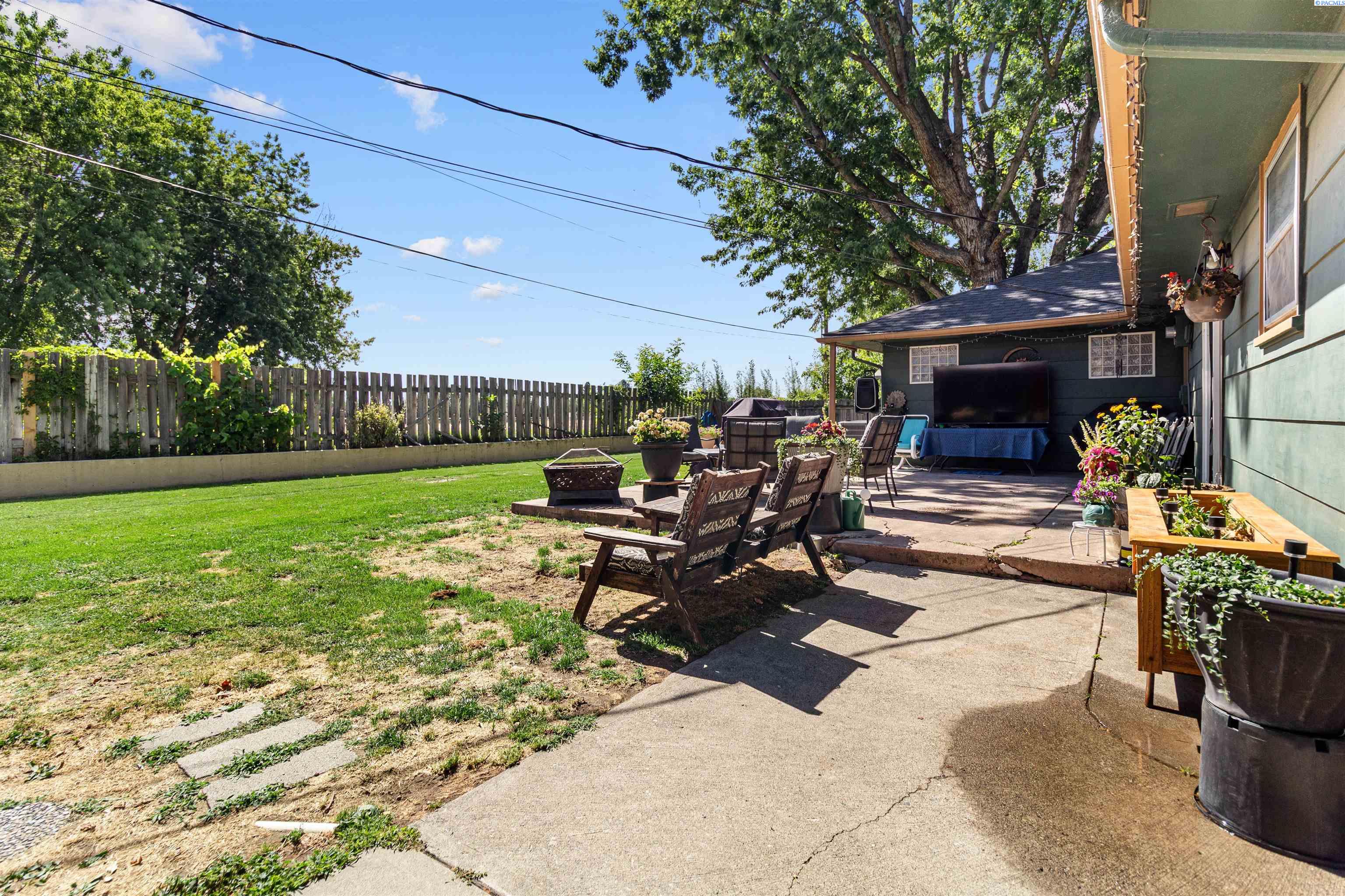 1305 Everett St, Kennewick, WA 99337