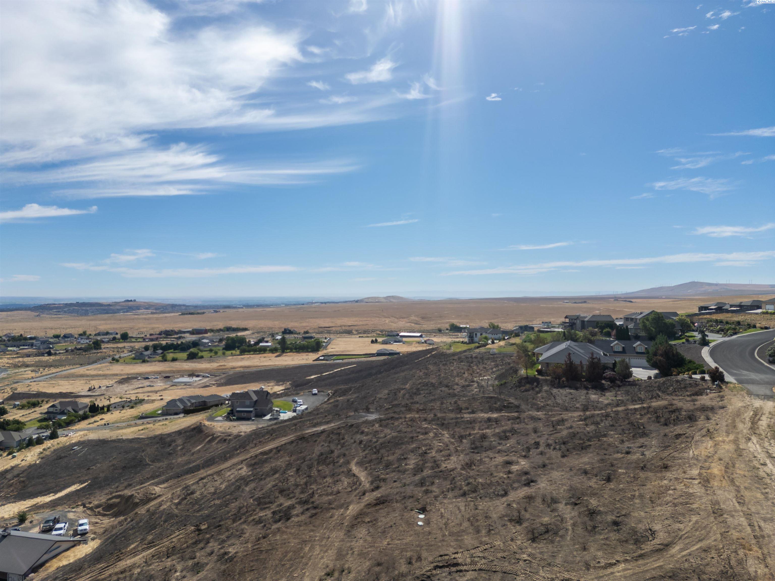 31825 Pico Dr, Kennewick, WA 99338